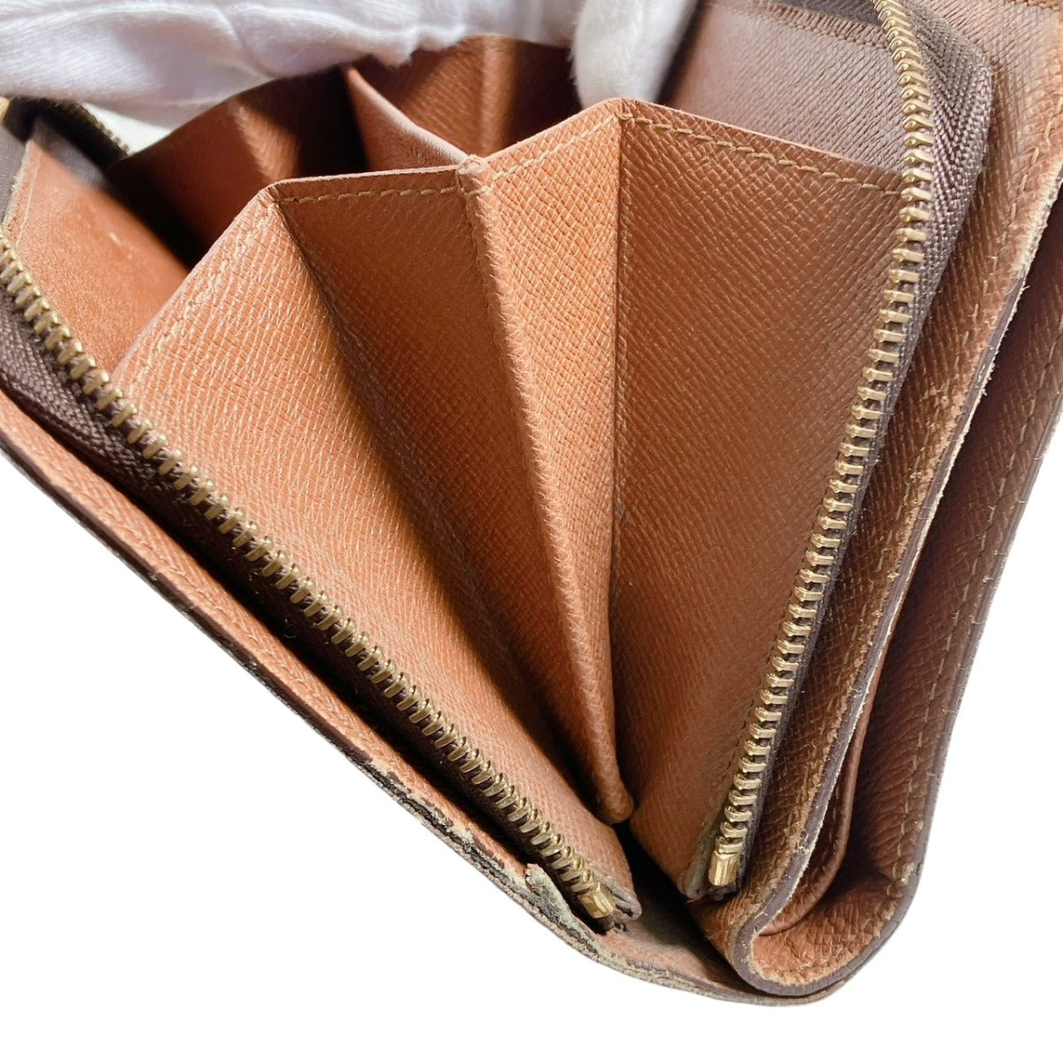 ルイヴィトン LOUIS VUITTON 二つ折り財布
ポルト パピエ・ジップ モノグラム 小銭入れ付き モノグラムキャンバス M61207 ブラウン LV
【SS】
【中古】
