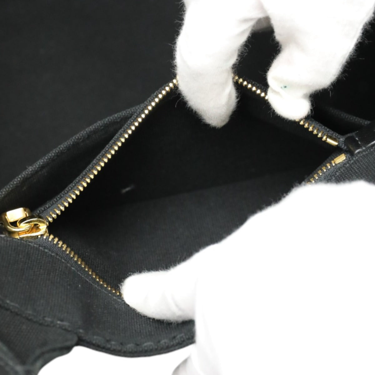 プラダ PRADA トートバッグ
2WAYバッグ ショルダーバッグ カナパGM キャンバス 1BG642 ブラック 【SS】
【中古】