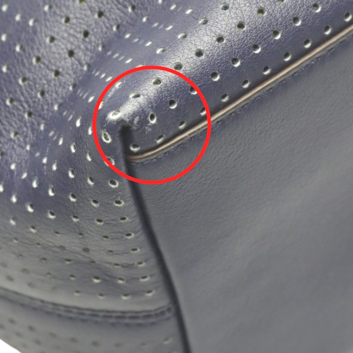 コーチ COACH ショルダーバッグ
ショルダーバッグ フリンジ 斜め掛け レザー F22762 ネイビー 【SS】
【中古】