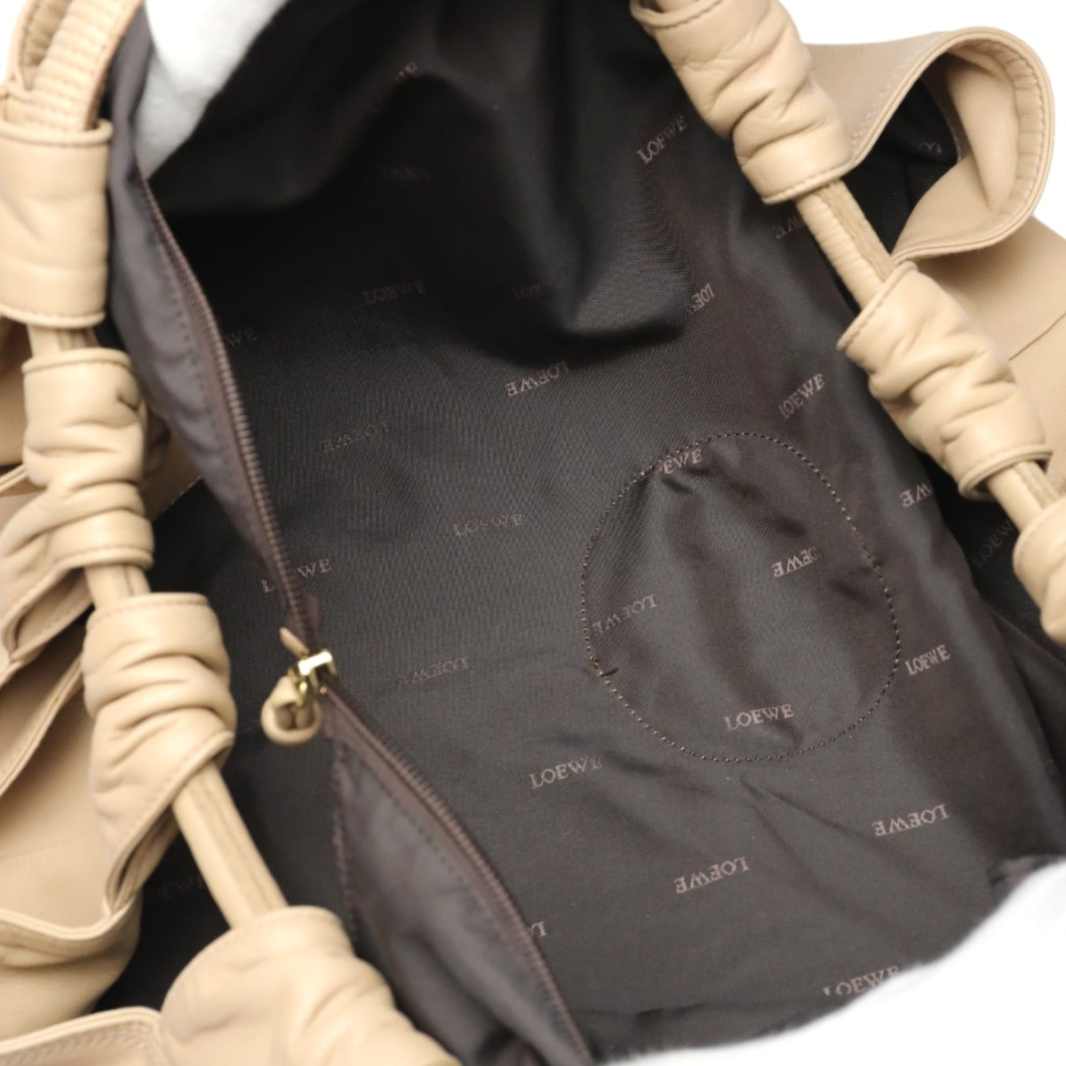 ロエベ LOEWE ハンドバッグ
レザー ナッパアイレ レザー ピンクベージュ 【SS】
【中古】