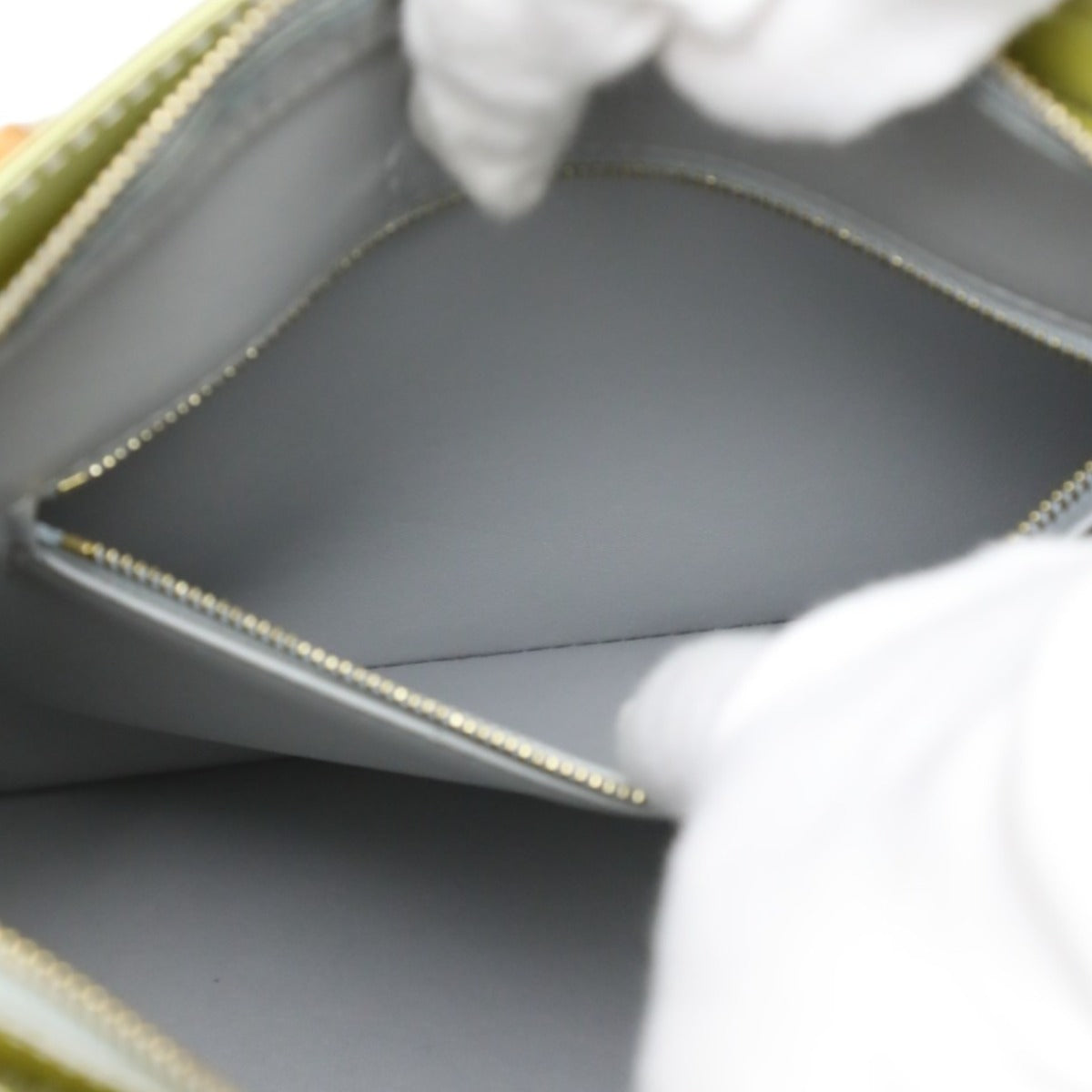 ルイヴィトン LOUIS VUITTON トートバッグ
トートバッグ ヴェルニ ヒューストン モノグラムヴェルニ M91053 シルバーグレー LV
【SS】
【中古】