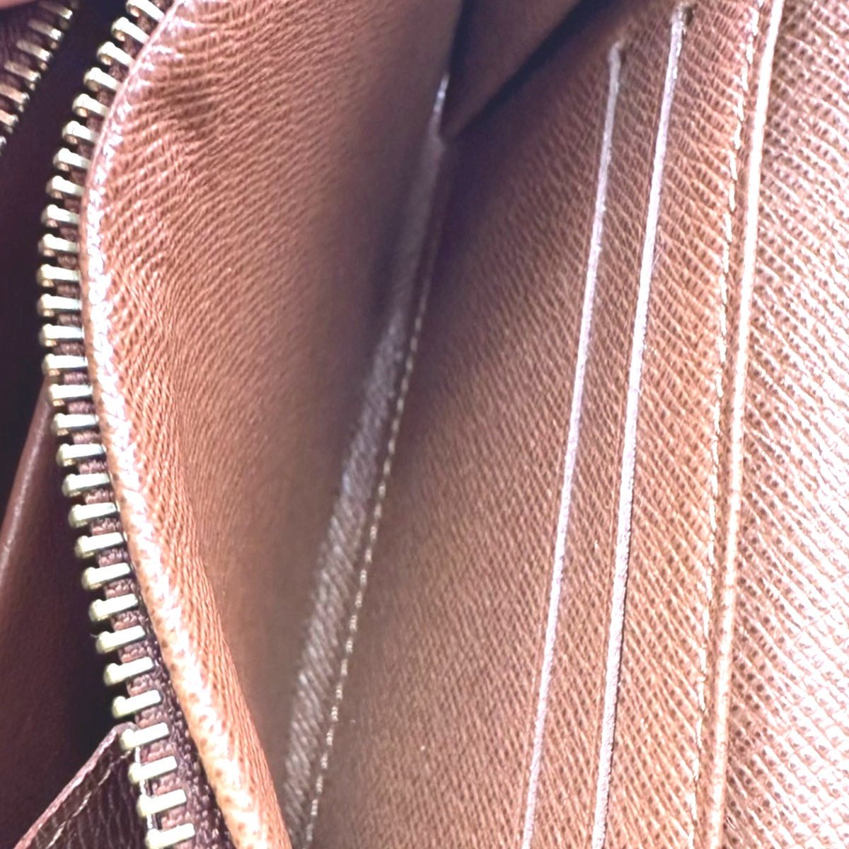 ルイヴィトン LOUIS VUITTON 二つ折り財布
L字ファスナー モノグラム ポルトモネビエ・トレゾール モノグラムキャンバス M61736 ブラウン LV
【SS】
【中古】