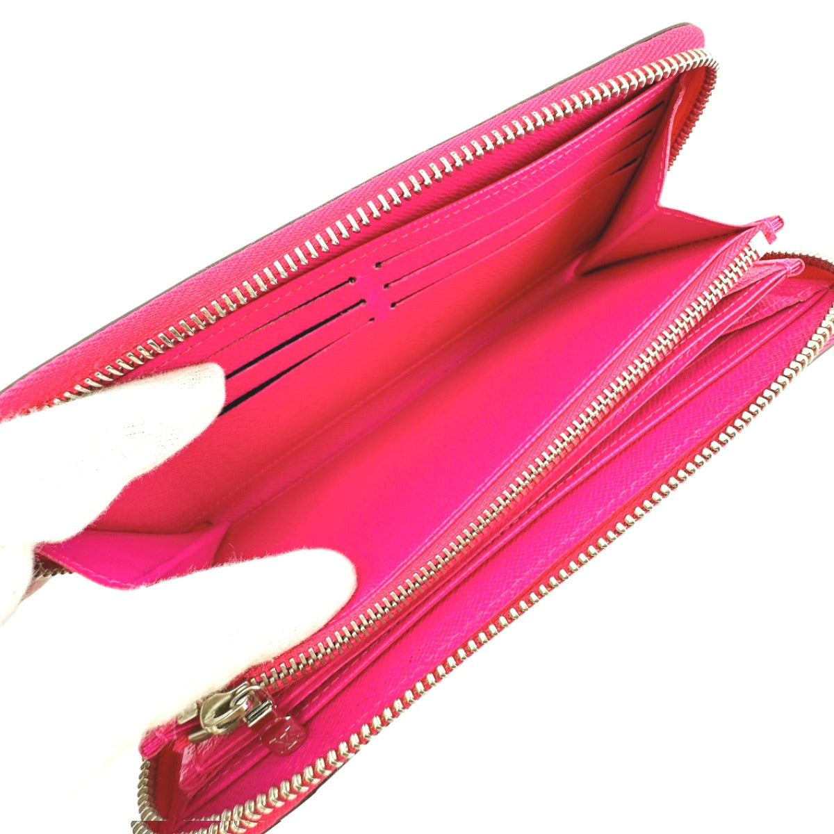 ルイヴィトン LOUIS VUITTON 長財布
ラウンドファスナー エピ ジッピーウォレット エピレザー M82050 ローズ LV
【SS】
【中古】