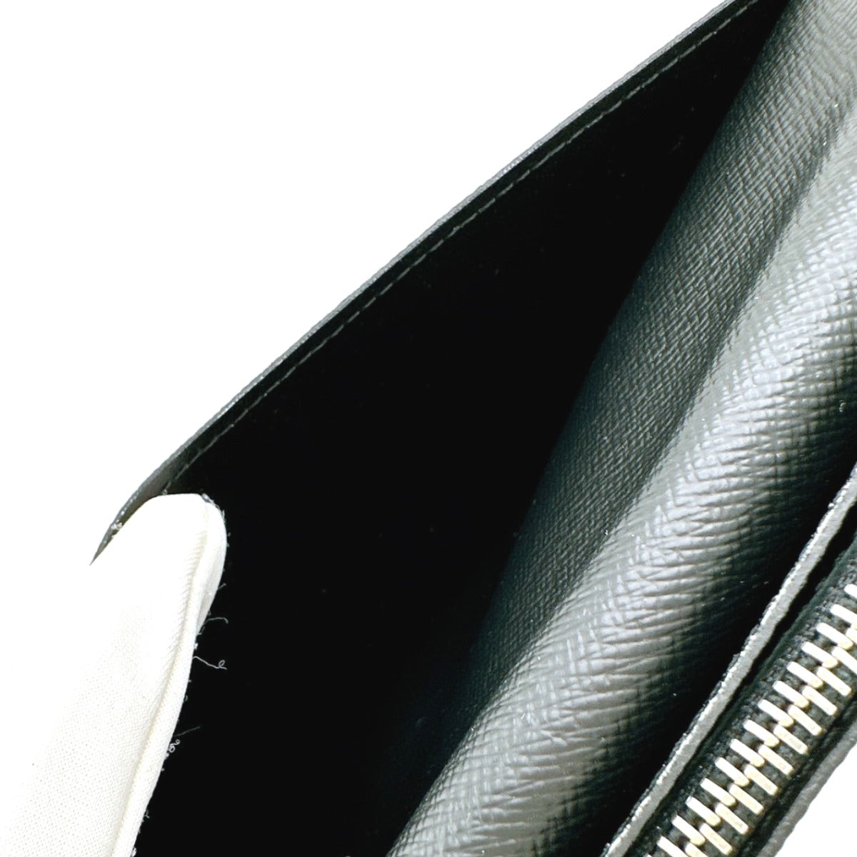 ルイヴィトン LOUIS VUITTON 長財布
小銭入れ付き長財布 エピ ポルトフォイユブラザ エピレザー M60622 ノワール LV
【SS】
【中古】