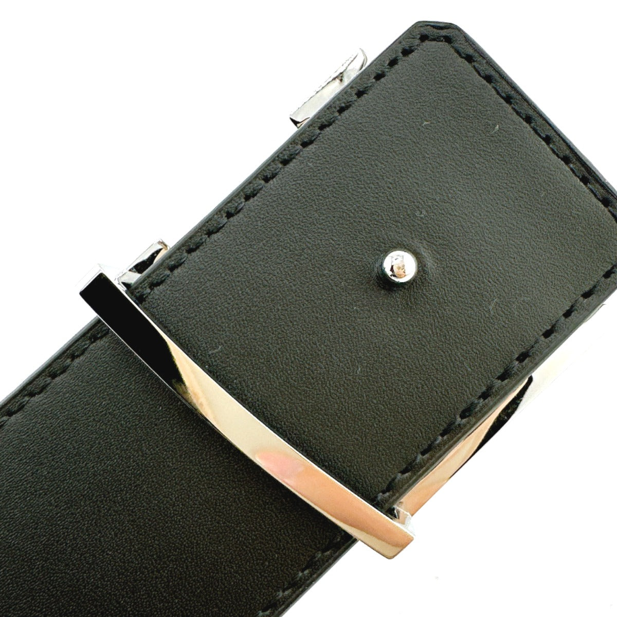ルイヴィトン LOUIS VUITTON ベルト
リバース モノグラム サンチュール・イニシアル カーフ M9821 ブラウン LV
【SS】
【中古】