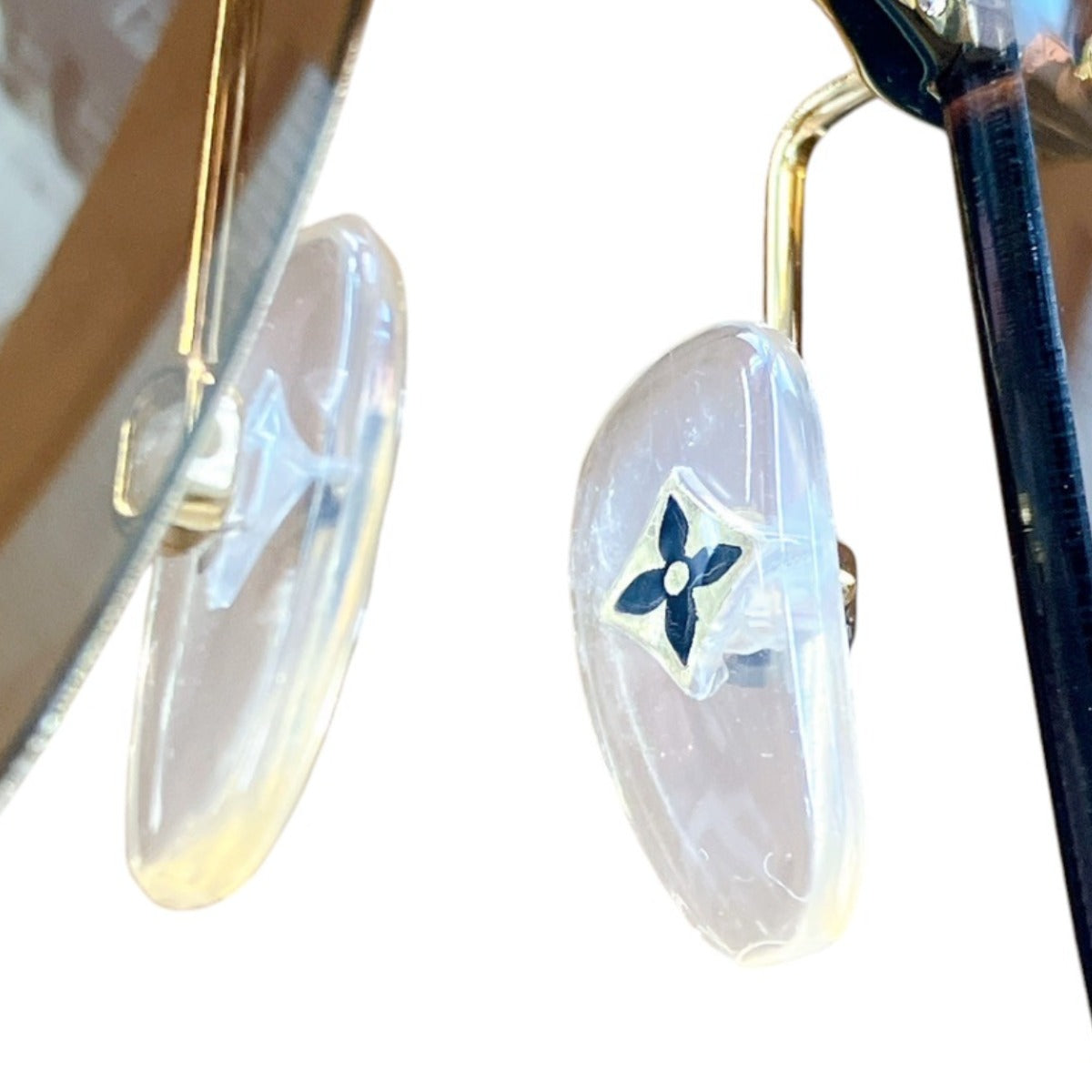 ルイヴィトン LOUIS VUITTON サングラス
サングラス 62□15 リリーストラス Not specified(指定なし) Z0640U ゴールド LV
【SS】
【中古】