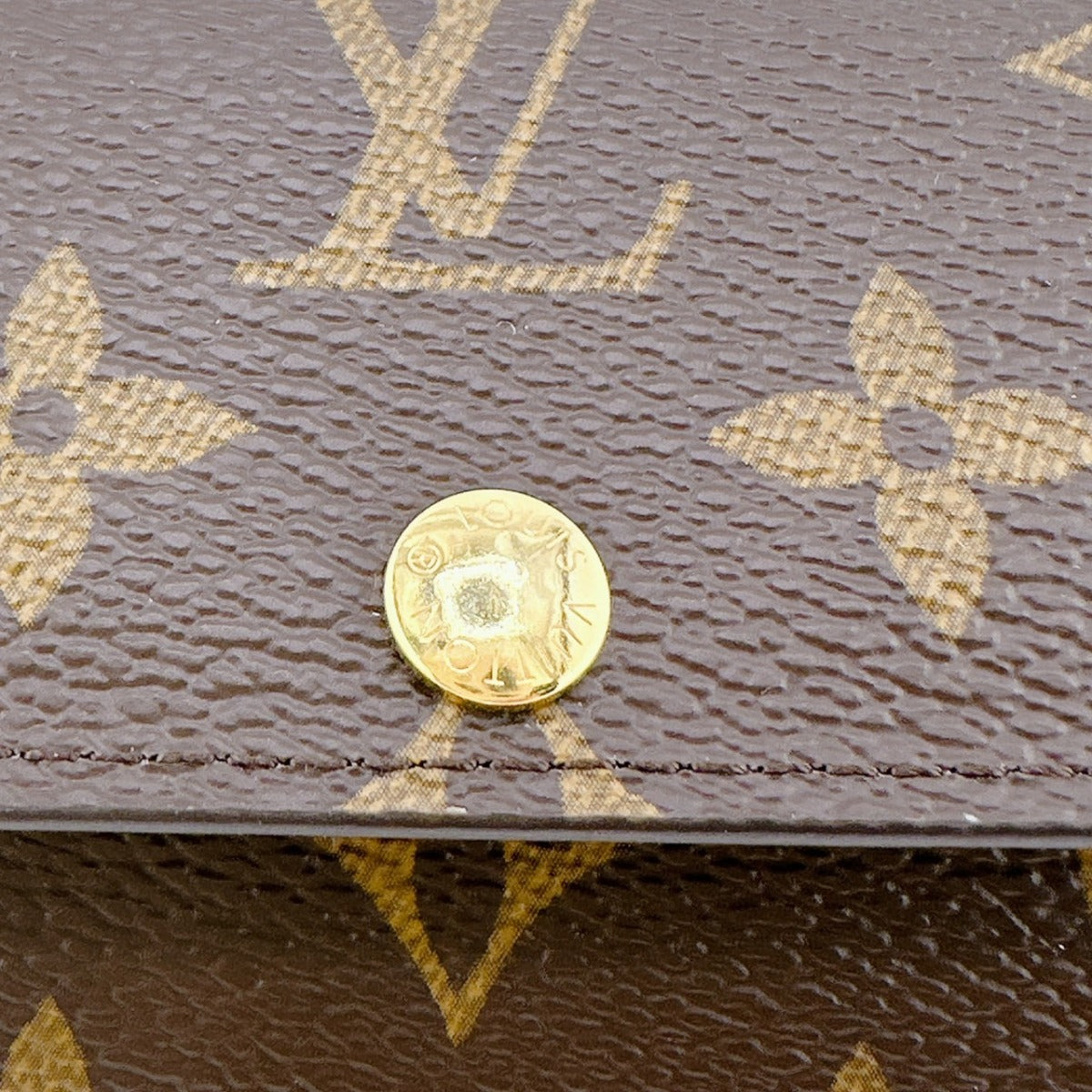 ルイヴィトン LOUIS VUITTON キーケース
6本用キーケース モノグラム ミュルティクレ6 モノグラムキャンバス M62630 ブラウン LV
【SS】
【中古】