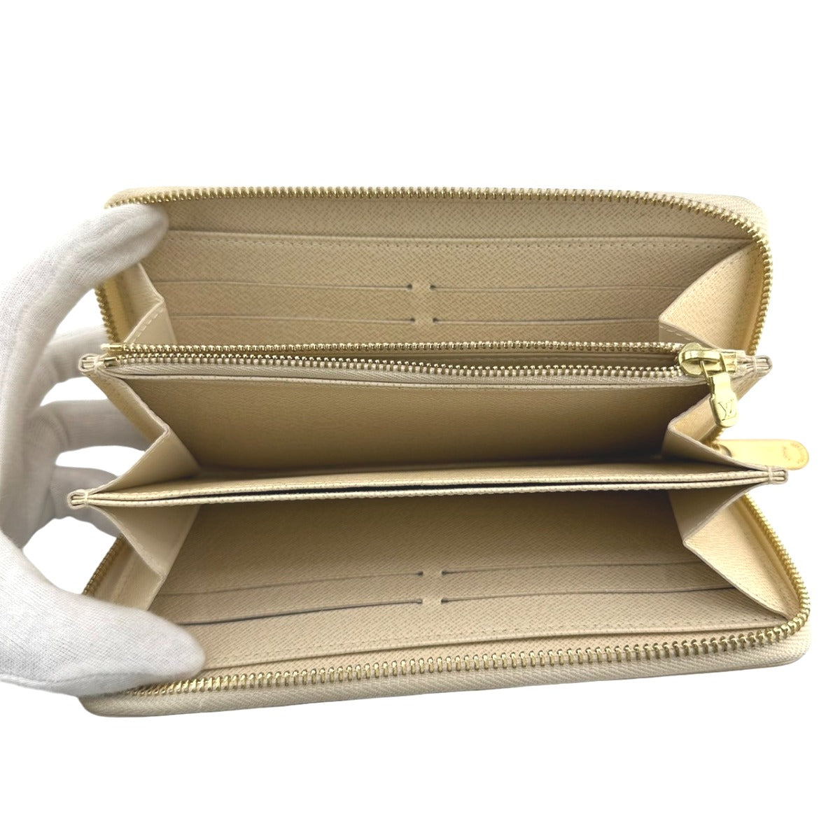 ルイヴィトン LOUIS VUITTON 長財布
ラウンドファスナー アズール ジッピー・ウォレット ダミエアズールキャンバス N60019 ホワイト LV
【SS】
【中古】