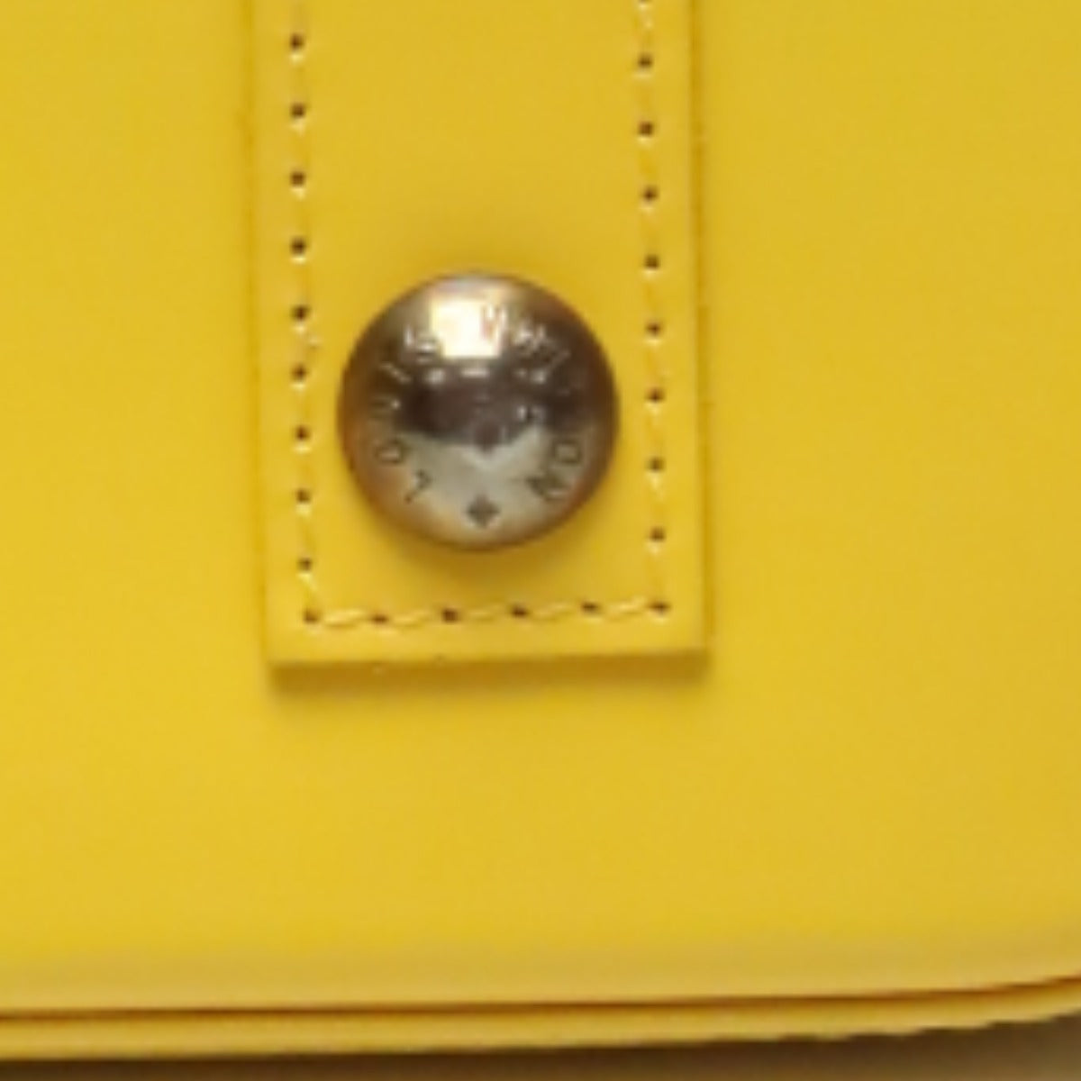 ルイヴィトン LOUIS VUITTON ハンドバッグ
ハンドバッグ エピ アルマ エピレザー M40619 シトロン LV
【SS】
【中古】
