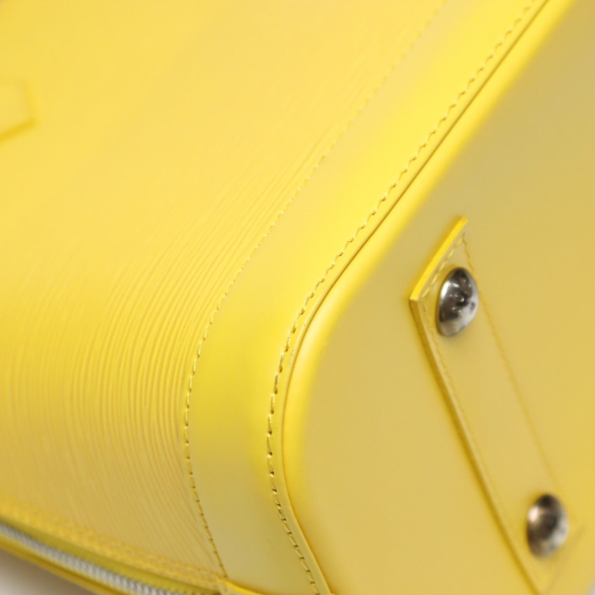 ルイヴィトン LOUIS VUITTON ハンドバッグ
ハンドバッグ エピ アルマ エピレザー M40619 シトロン LV
【SS】
【中古】