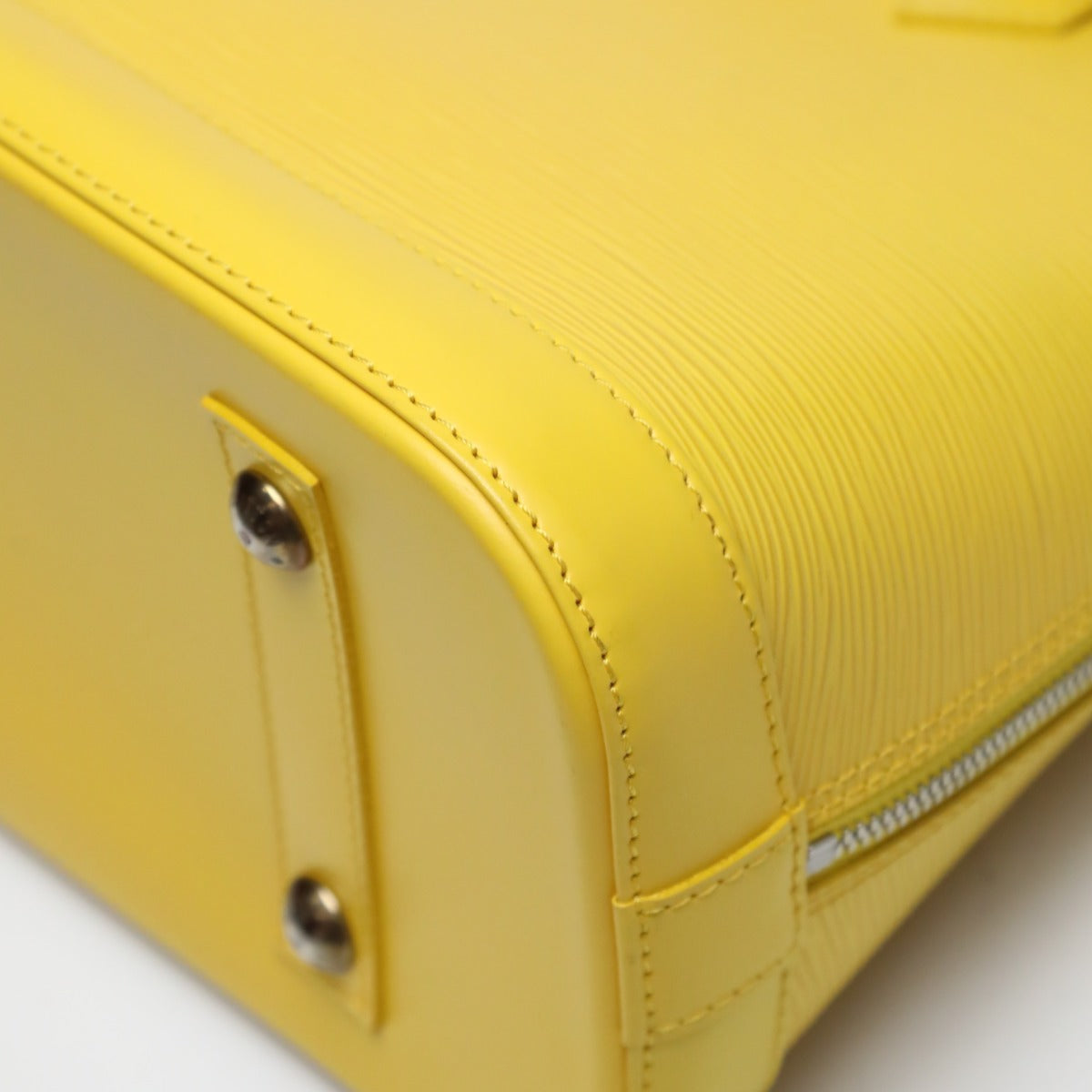 ルイヴィトン LOUIS VUITTON ハンドバッグ
ハンドバッグ エピ アルマ エピレザー M40619 シトロン LV
【SS】
【中古】