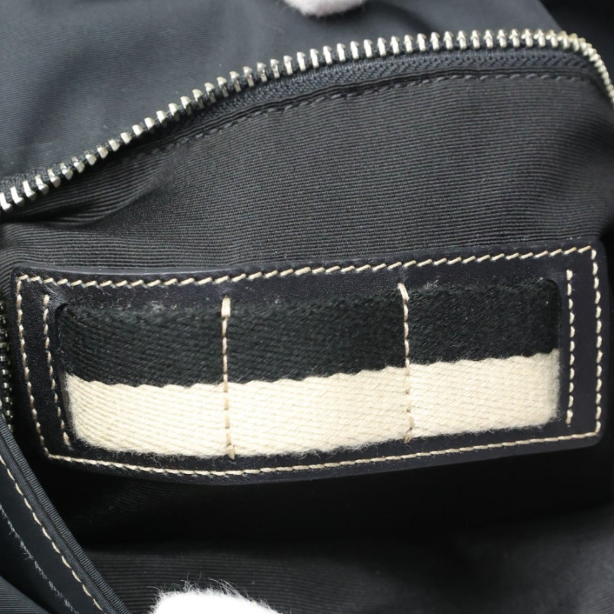 コーチ COACH ショルダーバッグ
ショルダーバッグ メッセンジャーバッグ ナイロン F05300 ブラック 【SS】
【中古】