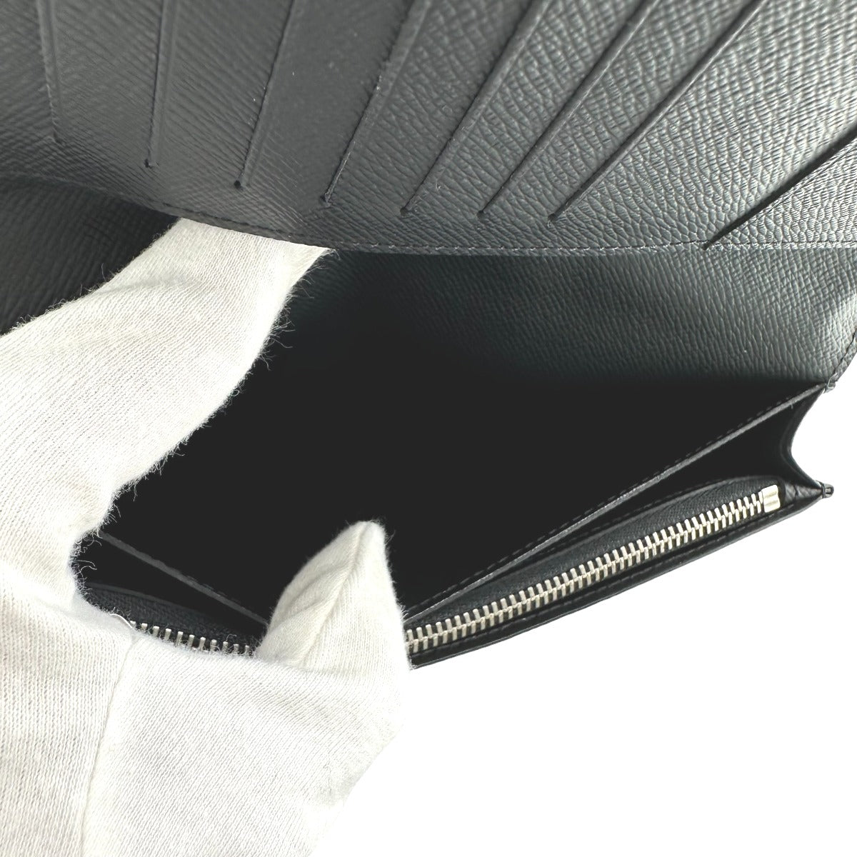 ルイヴィトン LOUIS VUITTON 長財布
二つ折り長財布 エピ ポルトフォイユ・ブラザ エピレザー M60622 ブラック LV
【SS】
【中古】