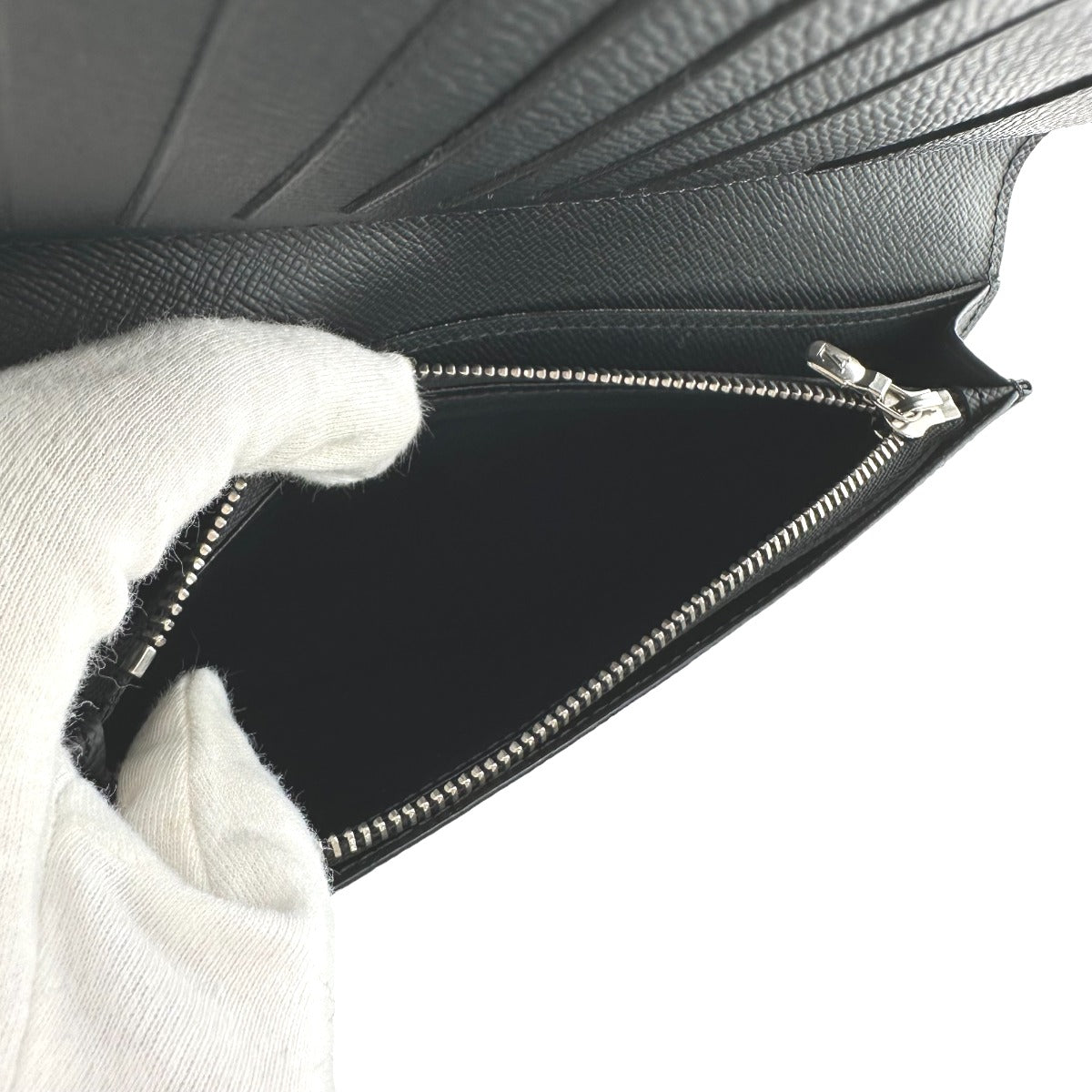 ルイヴィトン LOUIS VUITTON 長財布
二つ折り長財布 エピ ポルトフォイユ・ブラザ エピレザー M60622 ブラック LV
【SS】
【中古】