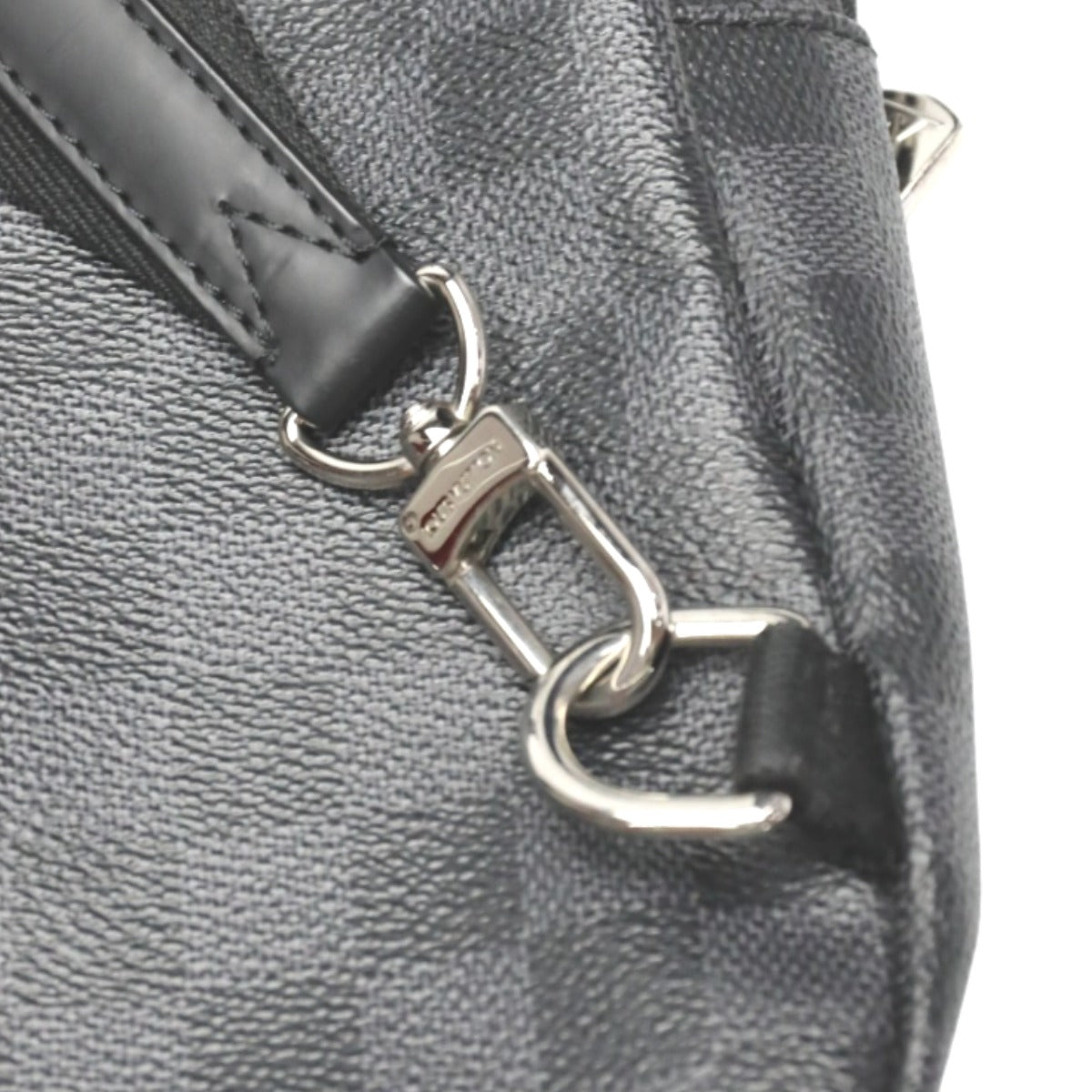 ルイヴィトン LOUIS VUITTON ショルダーバッグ
ボディバッグ グラフィット アヴェニュースリングバッグ 旧型 ダミエグラフィットキャンバス N41719 ブラック LV
【SS】
【中古】