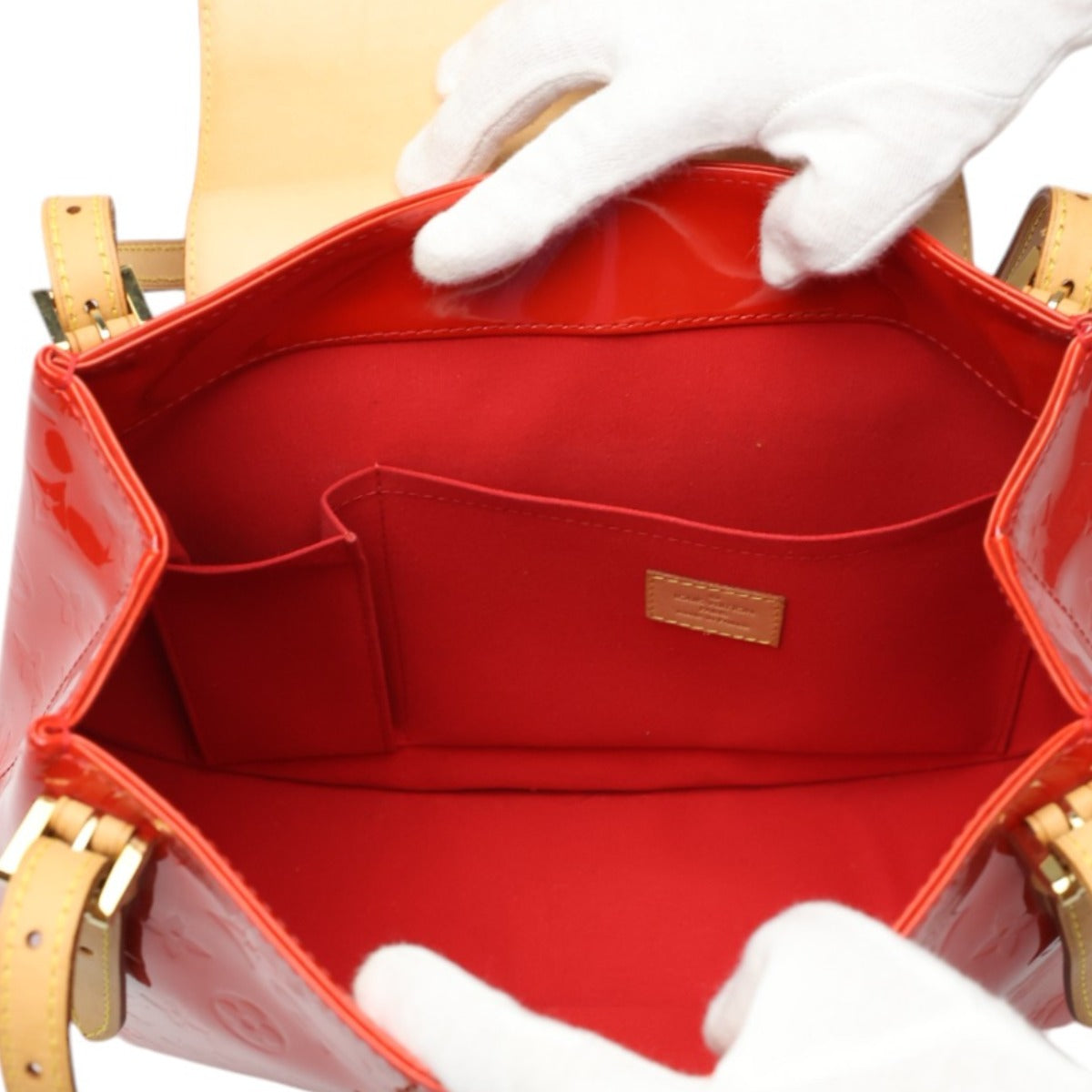 ルイヴィトン LOUIS VUITTON ショルダーバッグ
ショルダーバッグ ヴェルニ ビスケインベイGM パテントレザー M91287 ルージュ LV
【SS】
【中古】