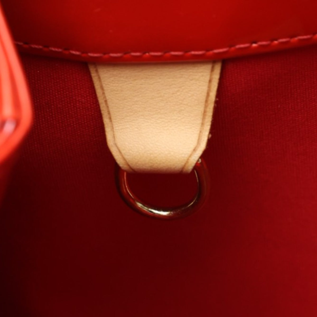 ルイヴィトン LOUIS VUITTON ショルダーバッグ
ショルダーバッグ ヴェルニ ビスケインベイGM パテントレザー M91287 ルージュ LV
【SS】
【中古】