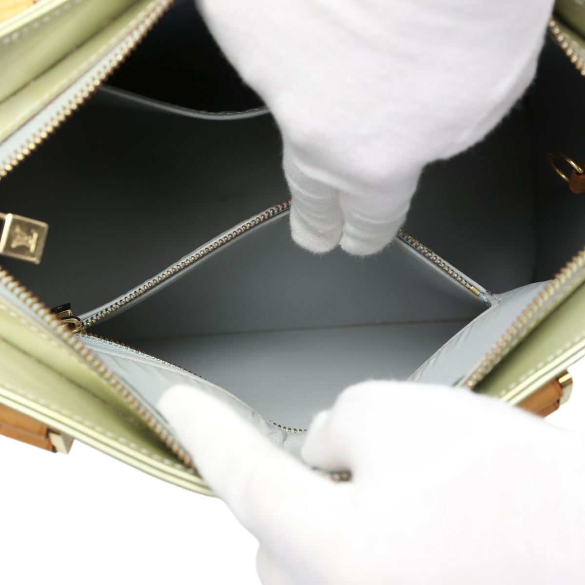 ルイヴィトン LOUIS VUITTON トートバッグ
トートバッグ ヴェルニ ヒューストン モノグラムヴェルニ M91053 シルバーグレー LV
【SS】
【中古】