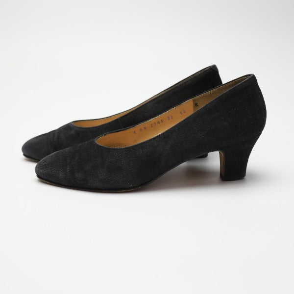 Burberry Pumps
 Suede pumps BURBERRYS Black [SS]
 【second hand】 