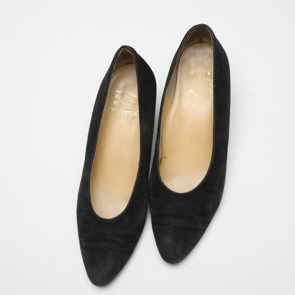 Burberry Pumps
 Suede pumps BURBERRYS Black [SS]
 【second hand】 