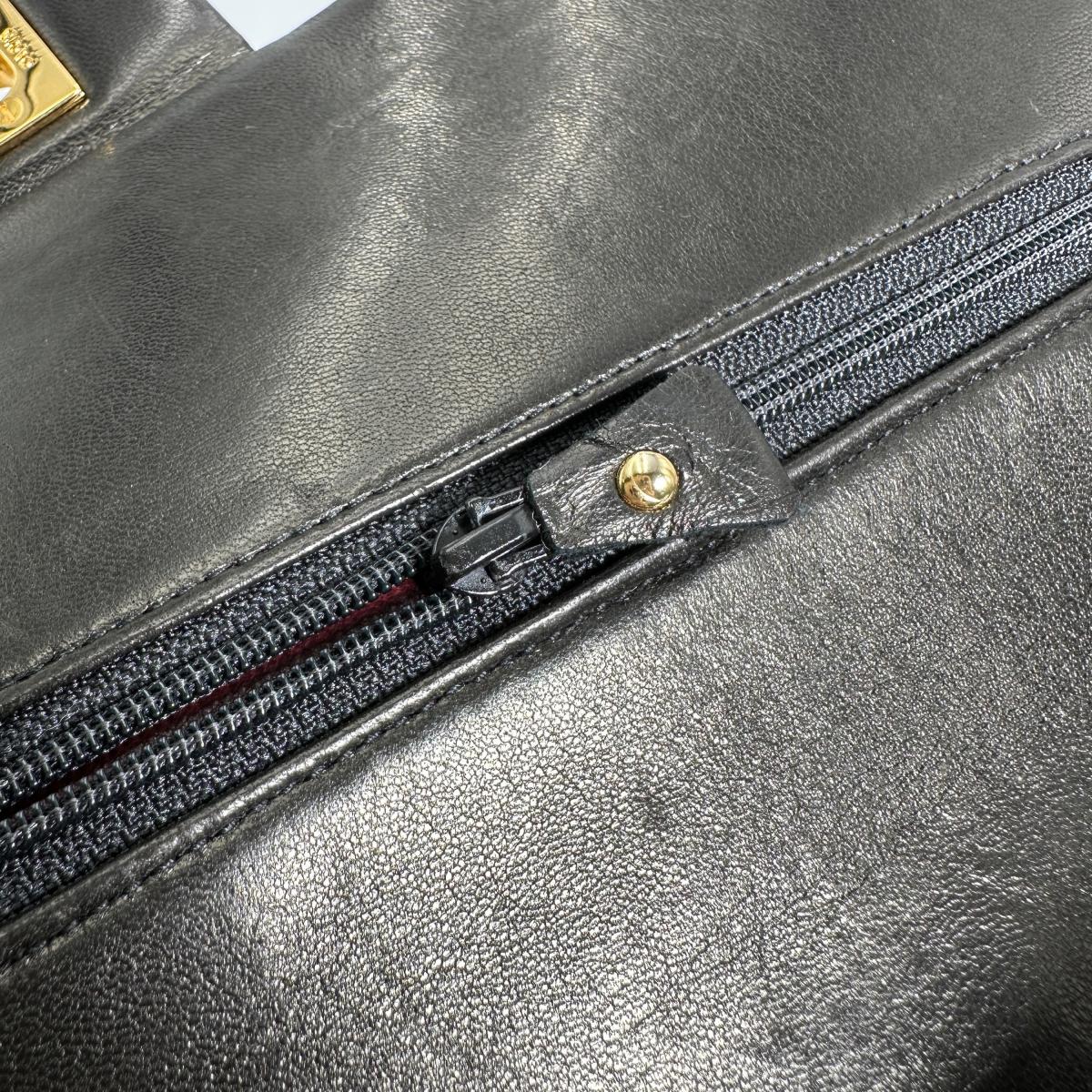 シャネル CHANEL ショルダーバッグ
 Wフラップ ラムスキン マトラッセ ラムスキン ブラック 【SS】
 【中古】