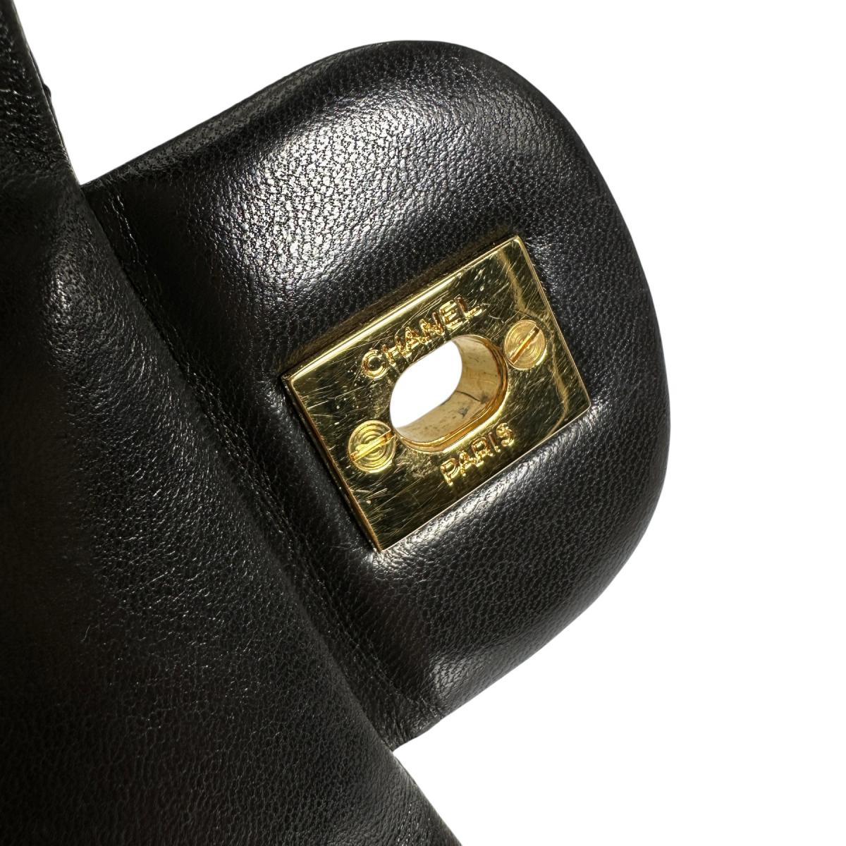 シャネル CHANEL ショルダーバッグ
 Wフラップ ラムスキン マトラッセ ラムスキン ブラック 【SS】
 【中古】