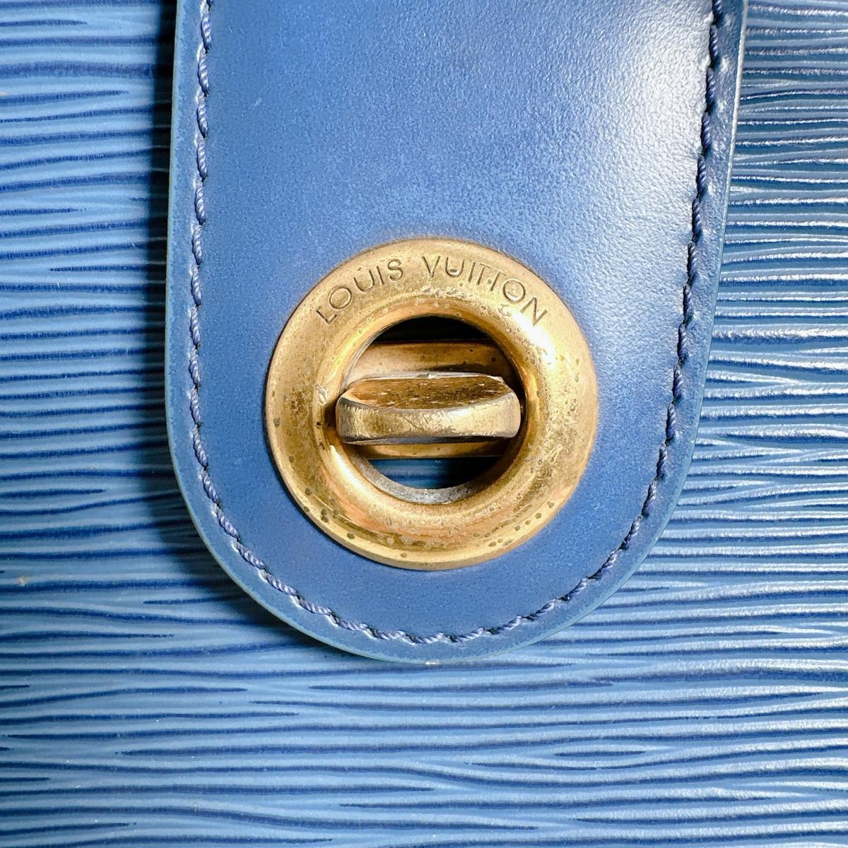ルイヴィトン LOUIS VUITTON ショルダーバッグ
 ショルダーバッグ エピ クリュニー エピレザー M52255 ブルー LV
 【SS】
 【中古】