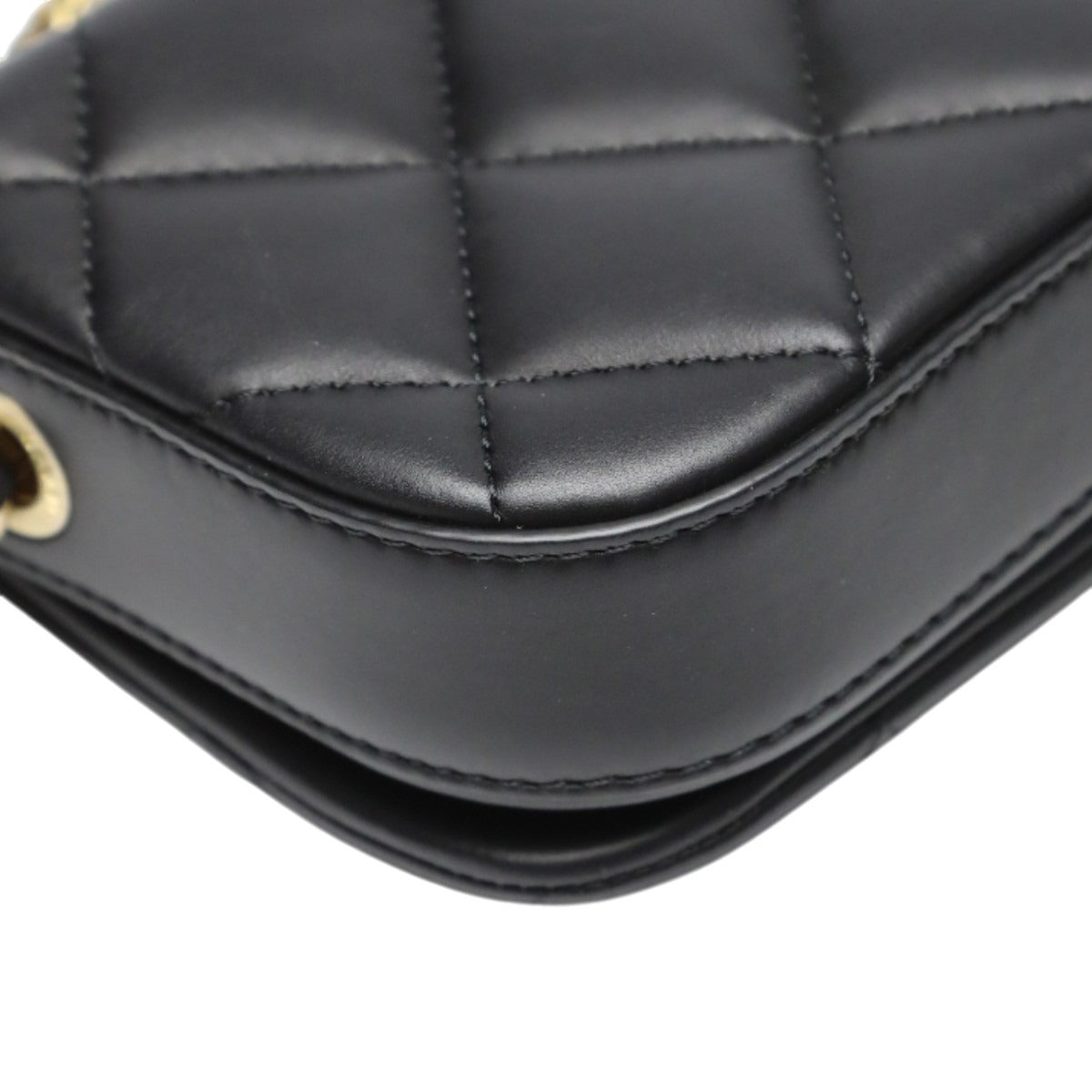 シャネル CHANEL ショルダーバッグ
 チェーンショルダーバッグ ラムスキン マトラッセ ラムスキン AS2011 ブラック 【SS】
 【中古】