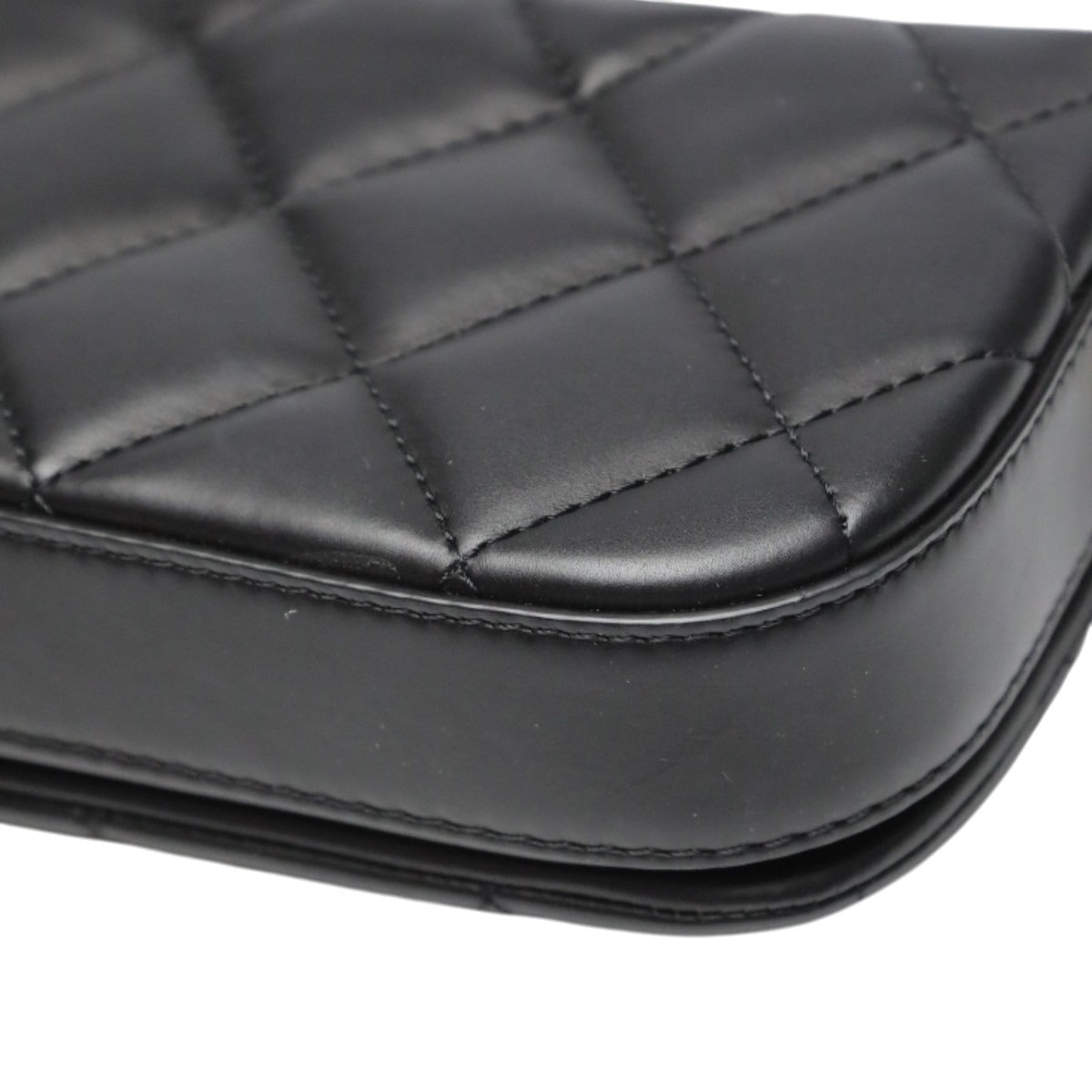 シャネル CHANEL ショルダーバッグ
 チェーンショルダーバッグ ラムスキン マトラッセ ラムスキン AS2011 ブラック 【SS】
 【中古】