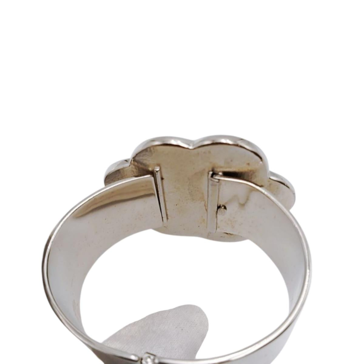 シャネル CHANEL バングル
 ブレスレット 98P マメ有 カメリア メタル ブラック×ホワイト 【SS】
 【中古】