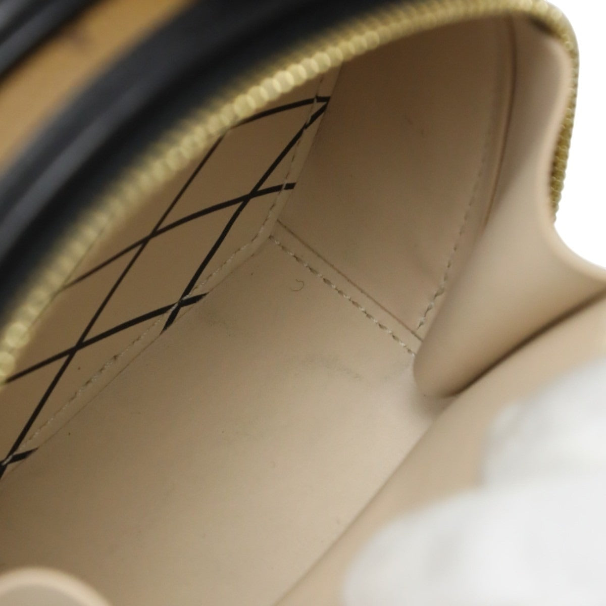 ルイヴィトン LOUIS VUITTON ショルダーバッグ
 2wayバッグ モノグラムリバース ミニボワットシャポー モノグラムキャンバス M68276 ブラウン LV
 【SS】
 【中古】