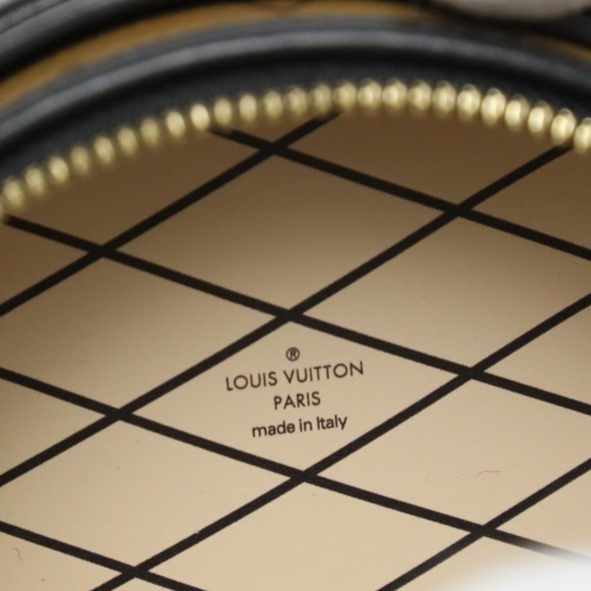 ルイヴィトン LOUIS VUITTON ショルダーバッグ
 2wayバッグ モノグラムリバース ミニボワットシャポー モノグラムキャンバス M68276 ブラウン LV
 【SS】
 【中古】