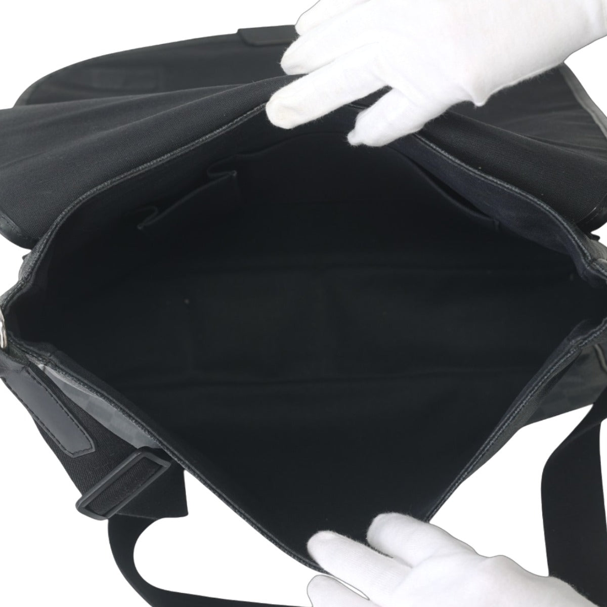 ルイヴィトン LOUIS VUITTON ショルダーバッグ
 ショルダーバッグ ダミエグラフィット ダニエルGM レザー N58033 ブラック LV
 【SS】
 【中古】