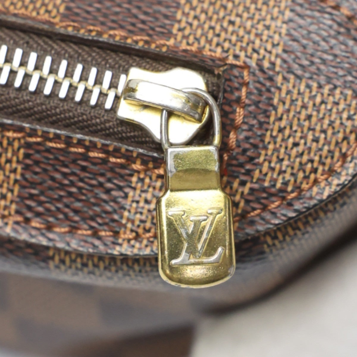 ルイヴィトン LOUIS VUITTON ボディバッグ
 ウエストポーチ ダミエ ジェロニモス ダミエキャンバス N51994 エベヌ LV
 【SS】
 【中古】