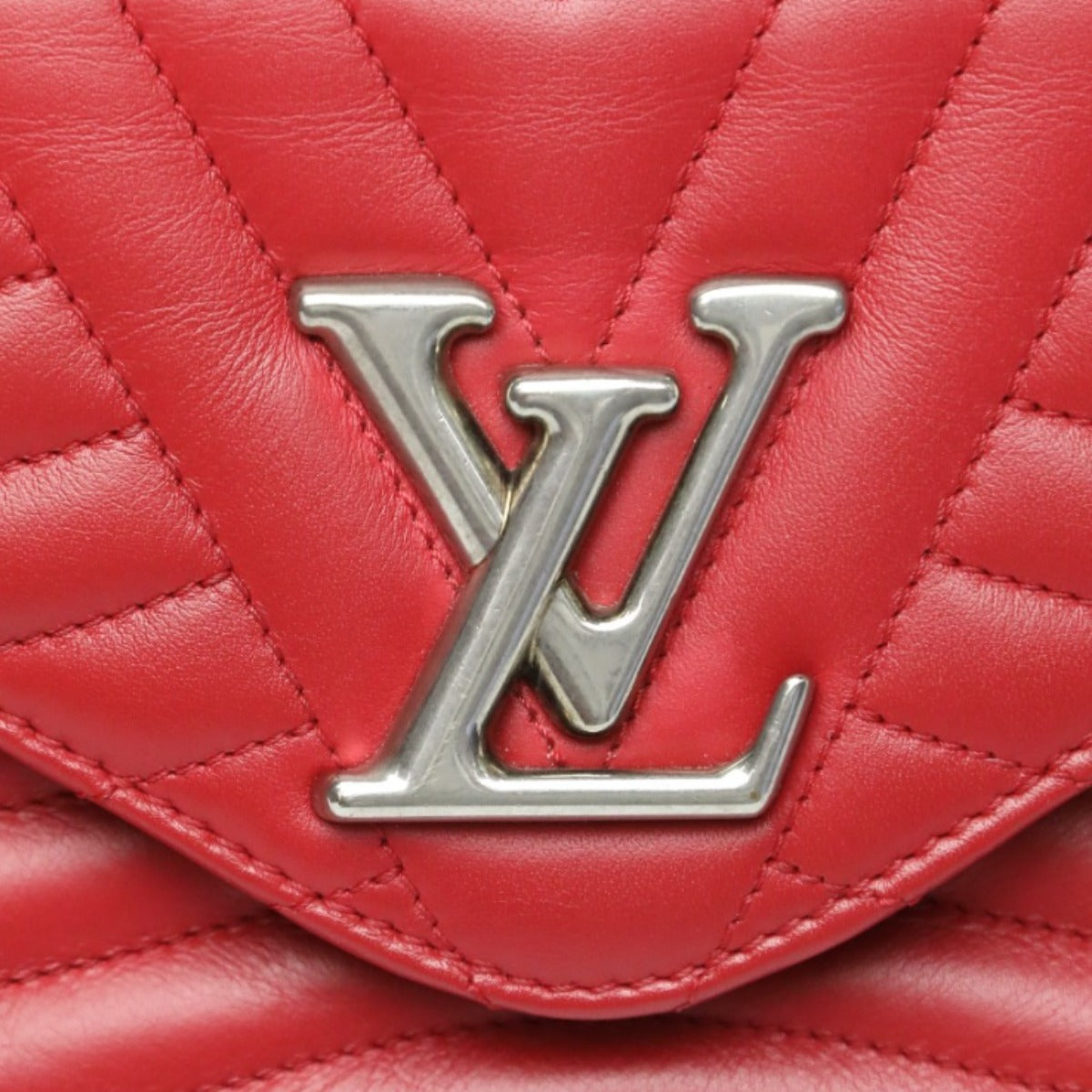 ルイヴィトン LOUIS VUITTON ショルダーバッグ
 ショルダーバッグ チェーントート ニューウェーブ レザー M51930 レッド LV
 【SS】
 【中古】