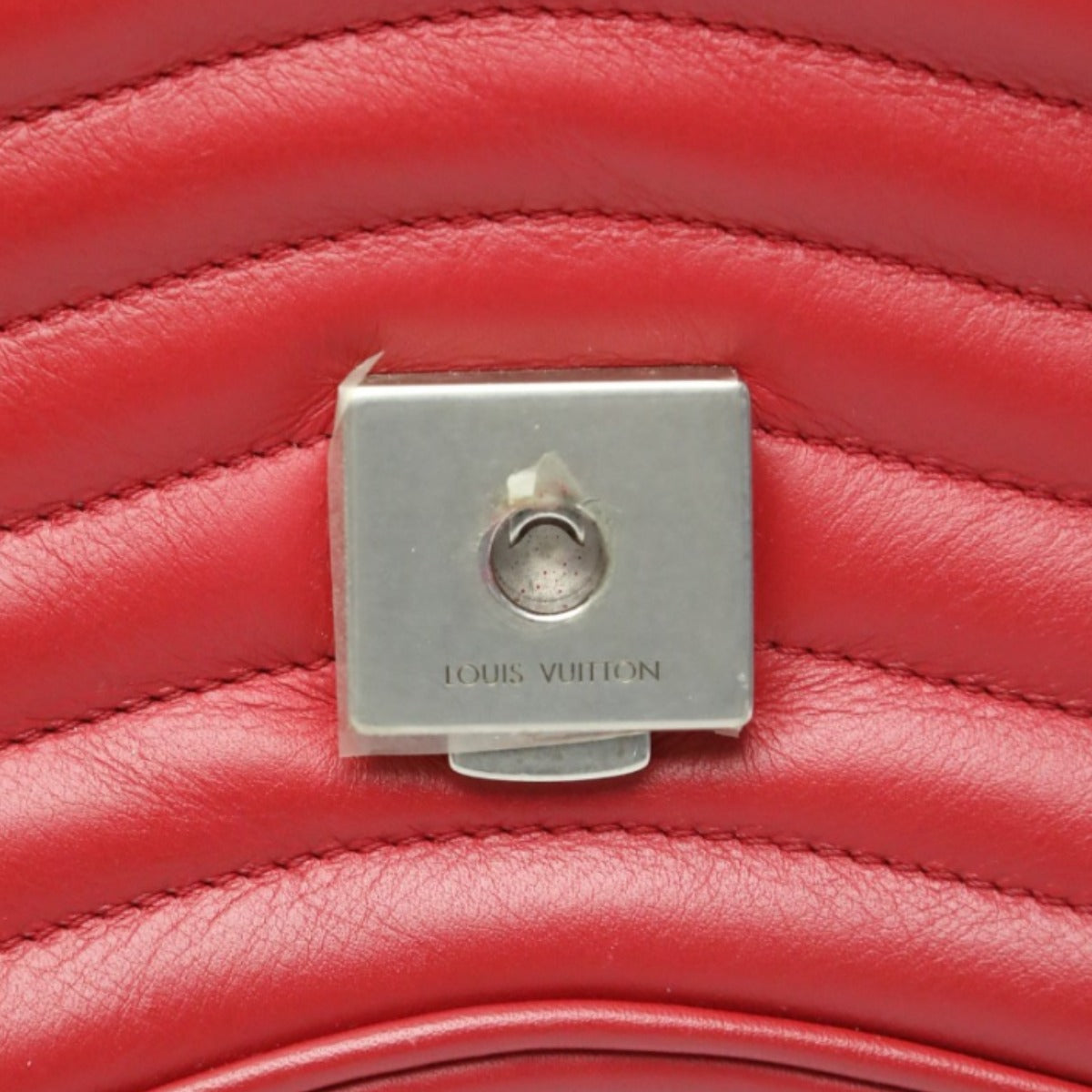 ルイヴィトン LOUIS VUITTON ショルダーバッグ
 ショルダーバッグ チェーントート ニューウェーブ レザー M51930 レッド LV
 【SS】
 【中古】