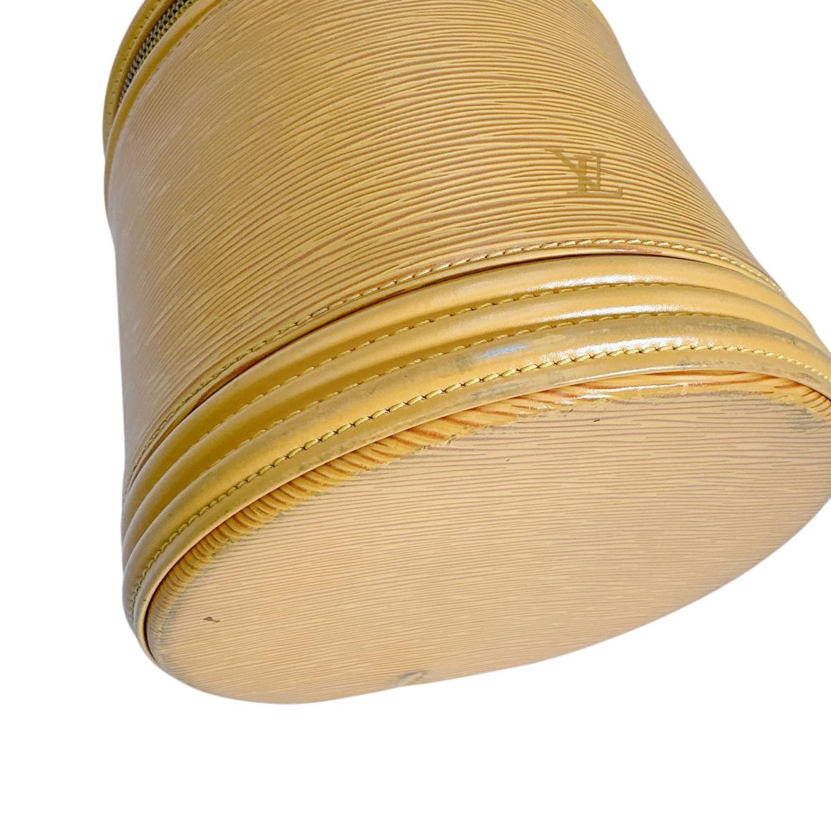 ルイヴィトン LOUIS VUITTON その他バッグ
 バッグ エピ カンヌ エピレザー M48039 タッシリイエロー LV
 【SS】
 【中古】