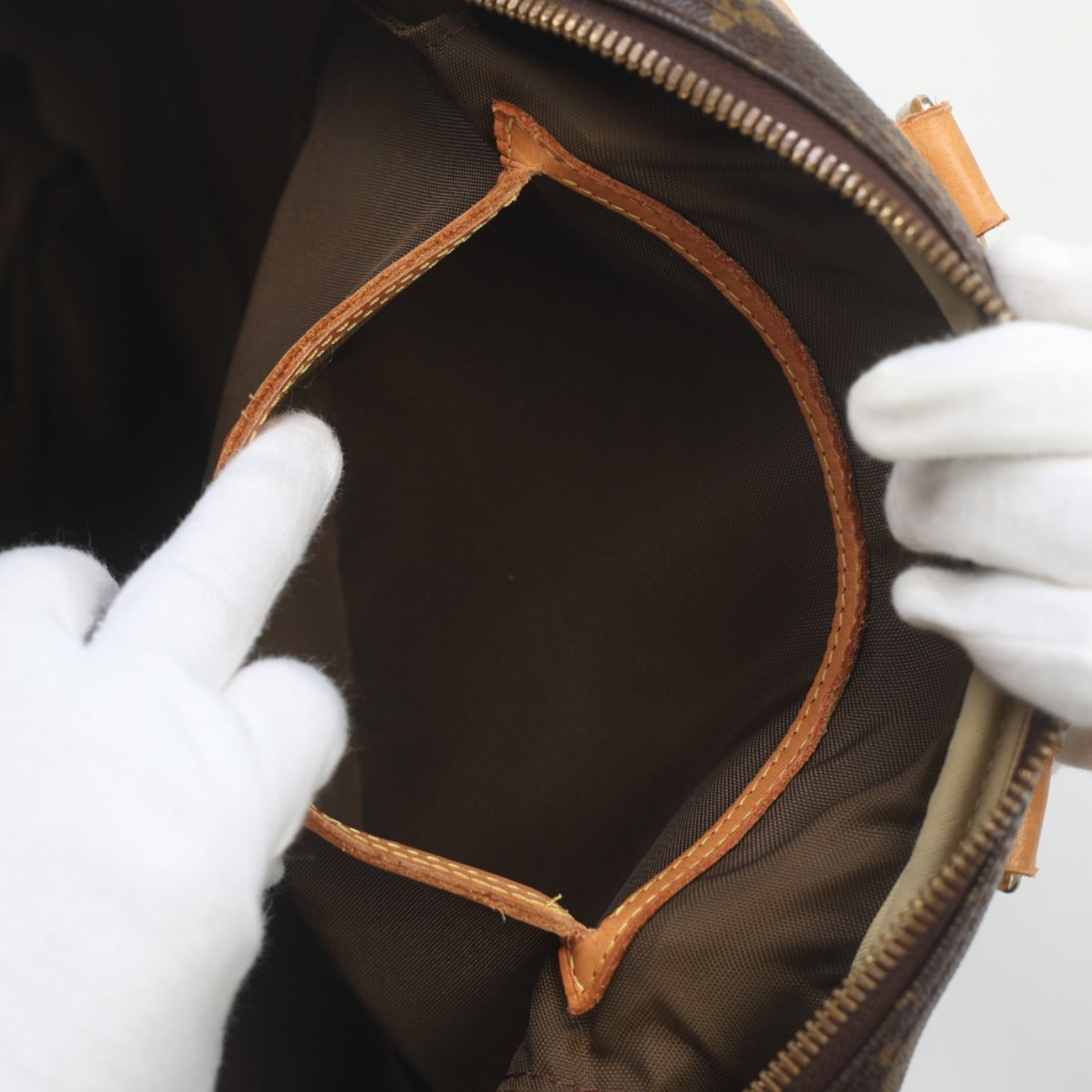 ルイヴィトン LOUIS VUITTON ボストンバッグ
 スポーツバッグ モノグラム エヴァジオン モノグラムキャンバス M41443 ブラウン LV
 【SS】
 【中古】