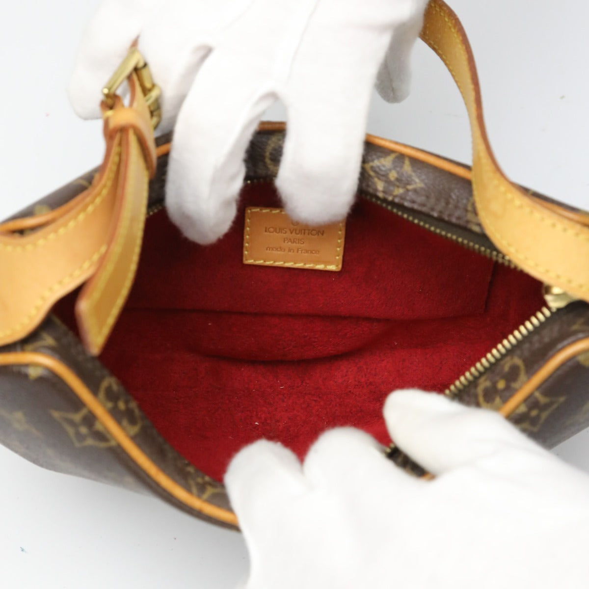 ルイヴィトン LOUIS VUITTON ハンドバッグ
 ハンドバッグ モノグラム ポシェットクロワッサン モノグラムキャンバス M51510 ブラウン LV
 【SS】
 【中古】