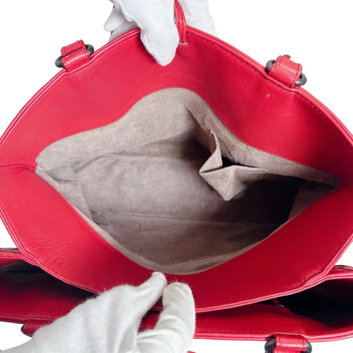 ボッテガヴェネタ BOTTEGAVENETA ハンドバッグ
 ハンドバッグ イントレチャート ラムスキン レッド 【SS】
 【中古】
