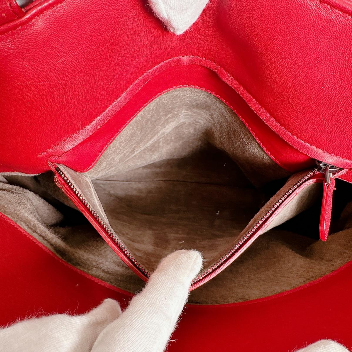 ボッテガヴェネタ BOTTEGAVENETA ハンドバッグ
 ハンドバッグ イントレチャート ラムスキン レッド 【SS】
 【中古】