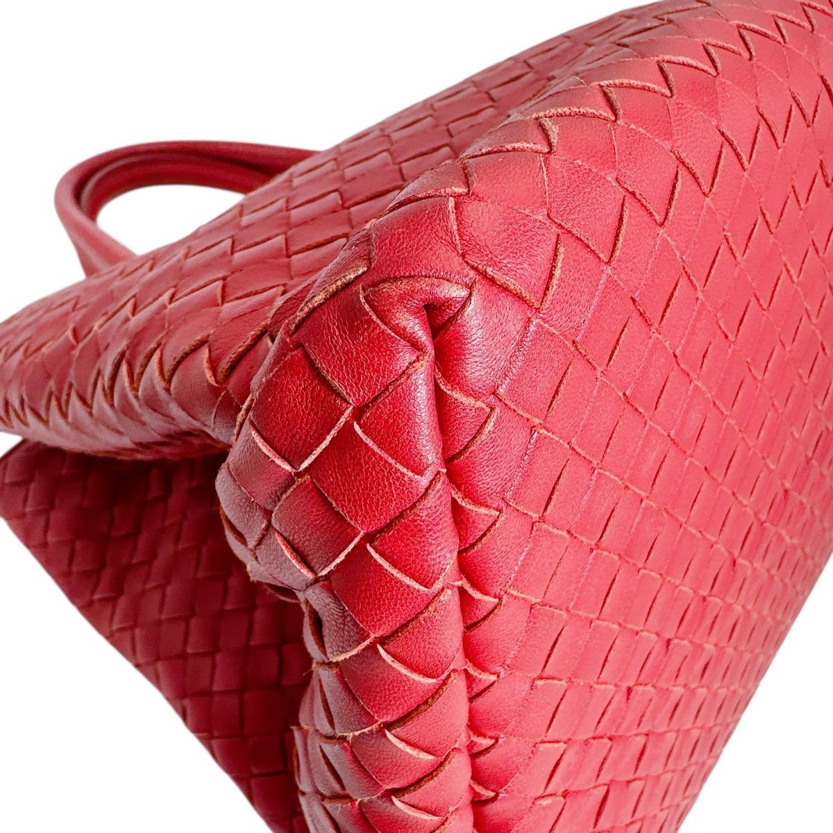 ボッテガヴェネタ BOTTEGAVENETA ハンドバッグ
 ハンドバッグ イントレチャート ラムスキン レッド 【SS】
 【中古】