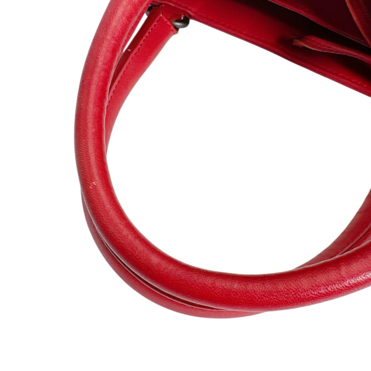 ボッテガヴェネタ BOTTEGAVENETA ハンドバッグ
 ハンドバッグ イントレチャート ラムスキン レッド 【SS】
 【中古】