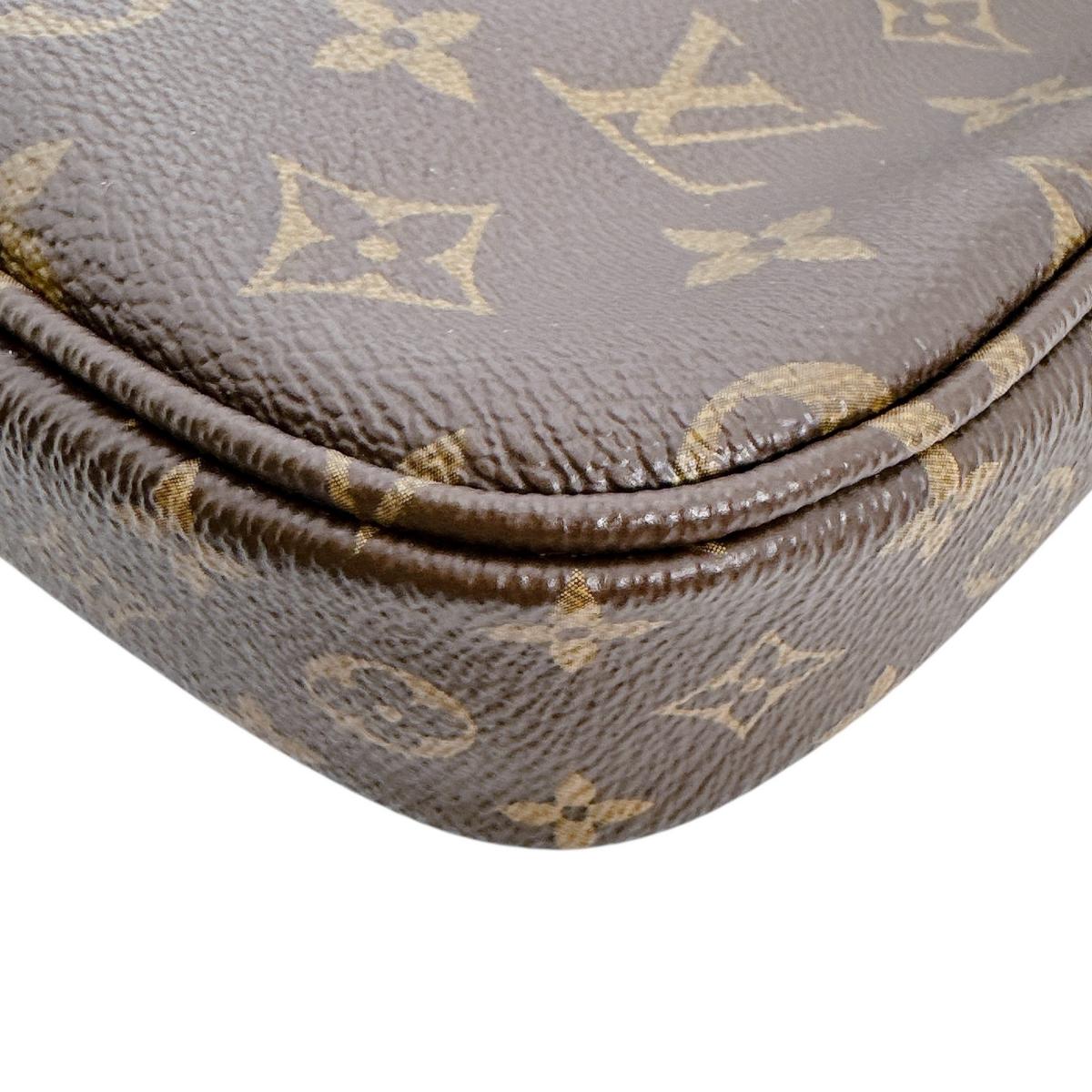 ルイヴィトン LOUIS VUITTON ポーチ
 ショルダー モノグラム ミュルティ・ポシェット・アクセソワール モノグラムキャンバス M44813 カーキ×ブラウン LV
 【中古】