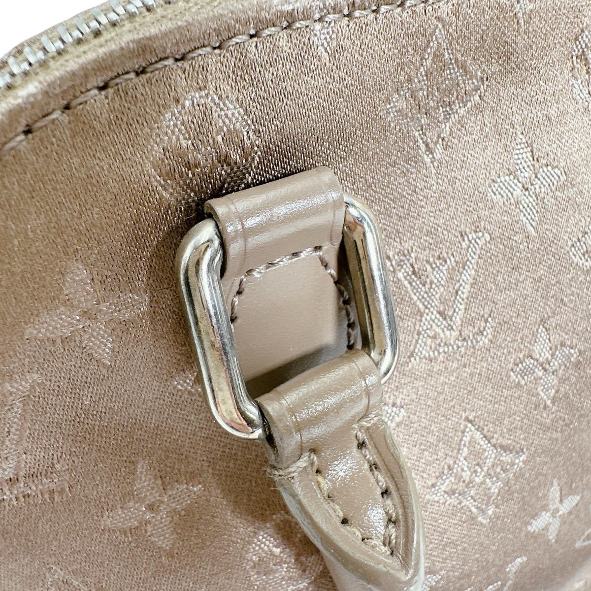 ルイヴィトン LOUIS VUITTON ポーチ
 アクセサリーポーチ モノグラム リトルアルマ モノグラムサテン M92147 ベージュ LV
 【SS】
 【中古】