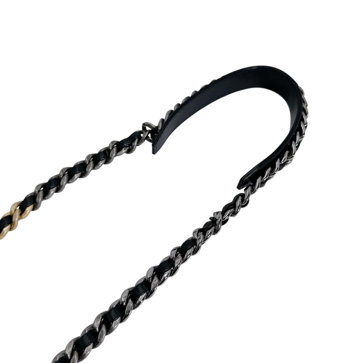 シャネル CHANEL ショルダーバッグ
 チェーンウォレット ラムスキン CHANEL19 ラムスキン ブラック 【SS】
 【中古】