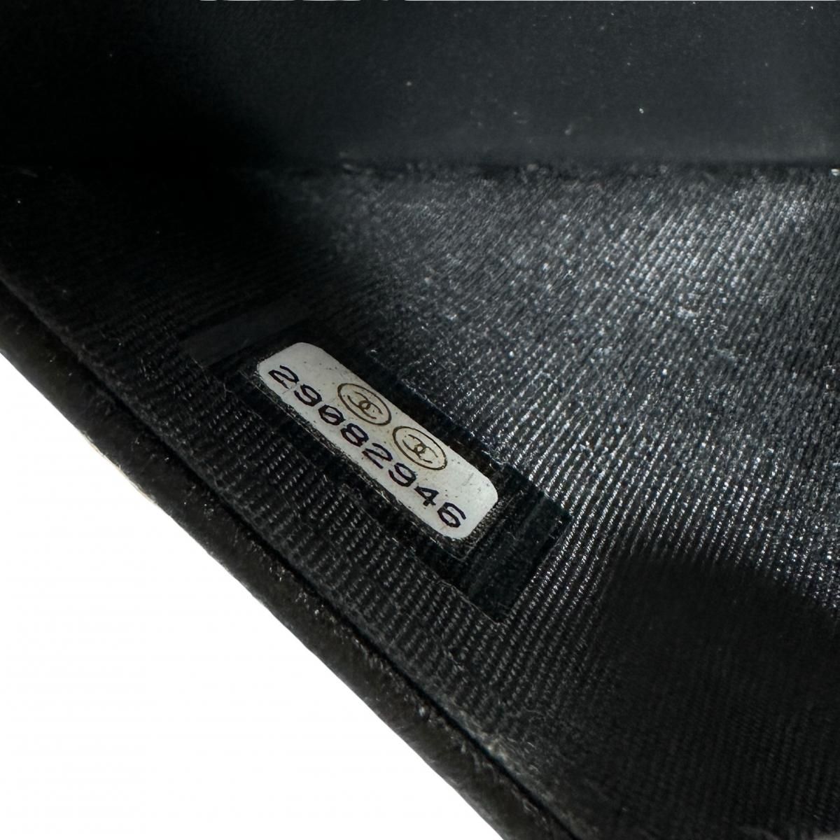 シャネル CHANEL ショルダーバッグ
 チェーンウォレット ラムスキン CHANEL19 ラムスキン ブラック 【SS】
 【中古】
