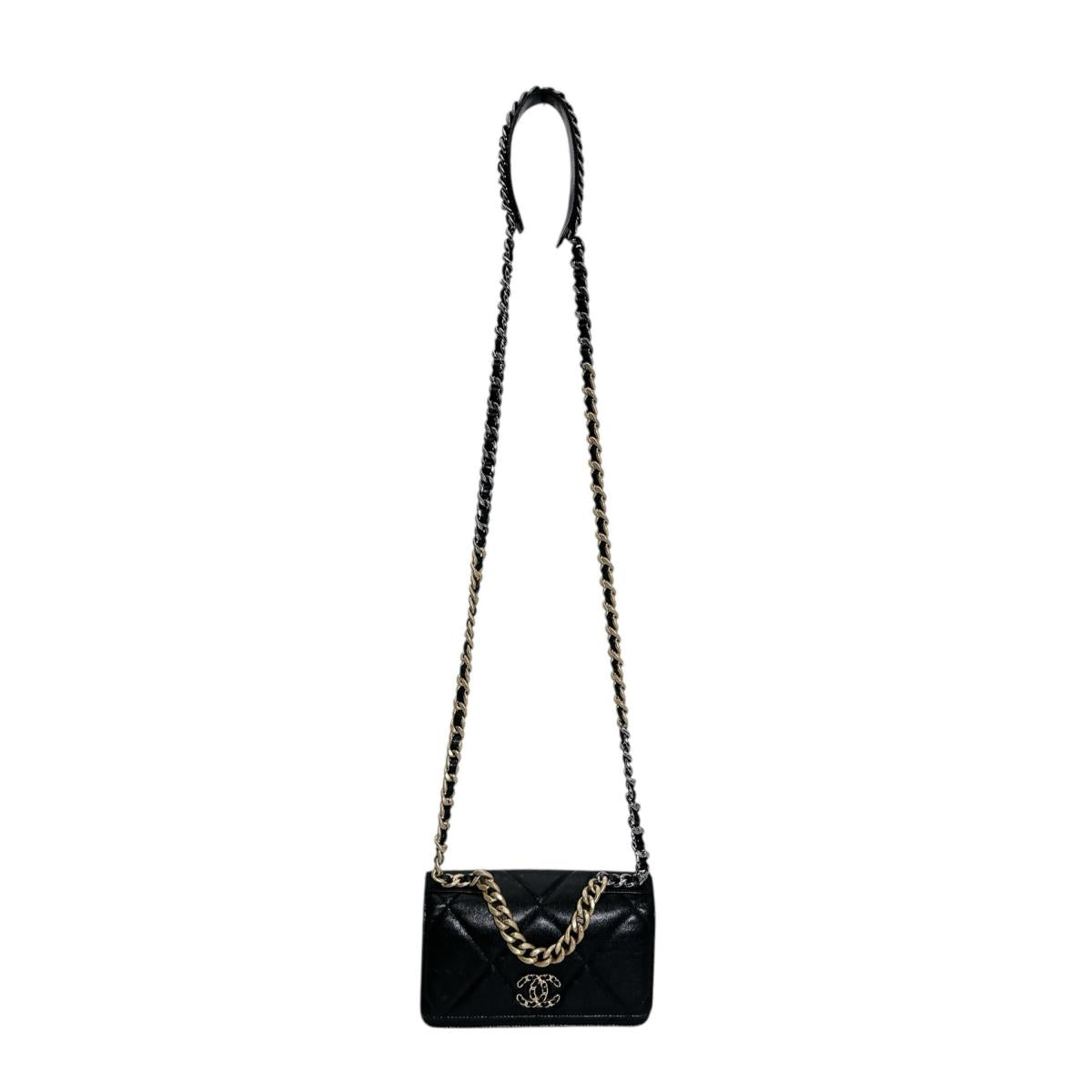 シャネル CHANEL ショルダーバッグ
 チェーンウォレット ラムスキン CHANEL19 ラムスキン ブラック 【SS】
 【中古】