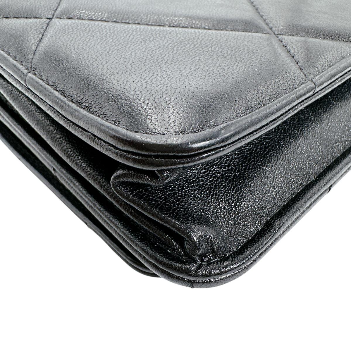 シャネル CHANEL ショルダーバッグ
 チェーンウォレット ラムスキン CHANEL19 ラムスキン ブラック 【SS】
 【中古】