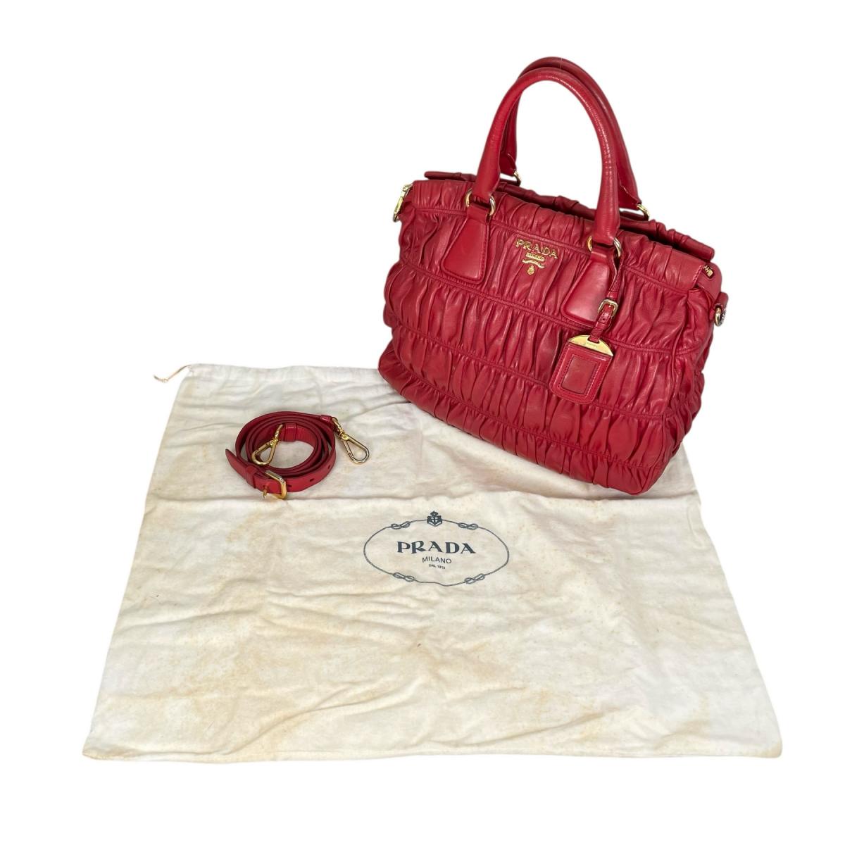 プラダ PRADA トートバッグ
 2WAYショルダーバッグ ギャザー ナッパ ゴーフル レザー B2588L レッド 【SS】
 【中古】